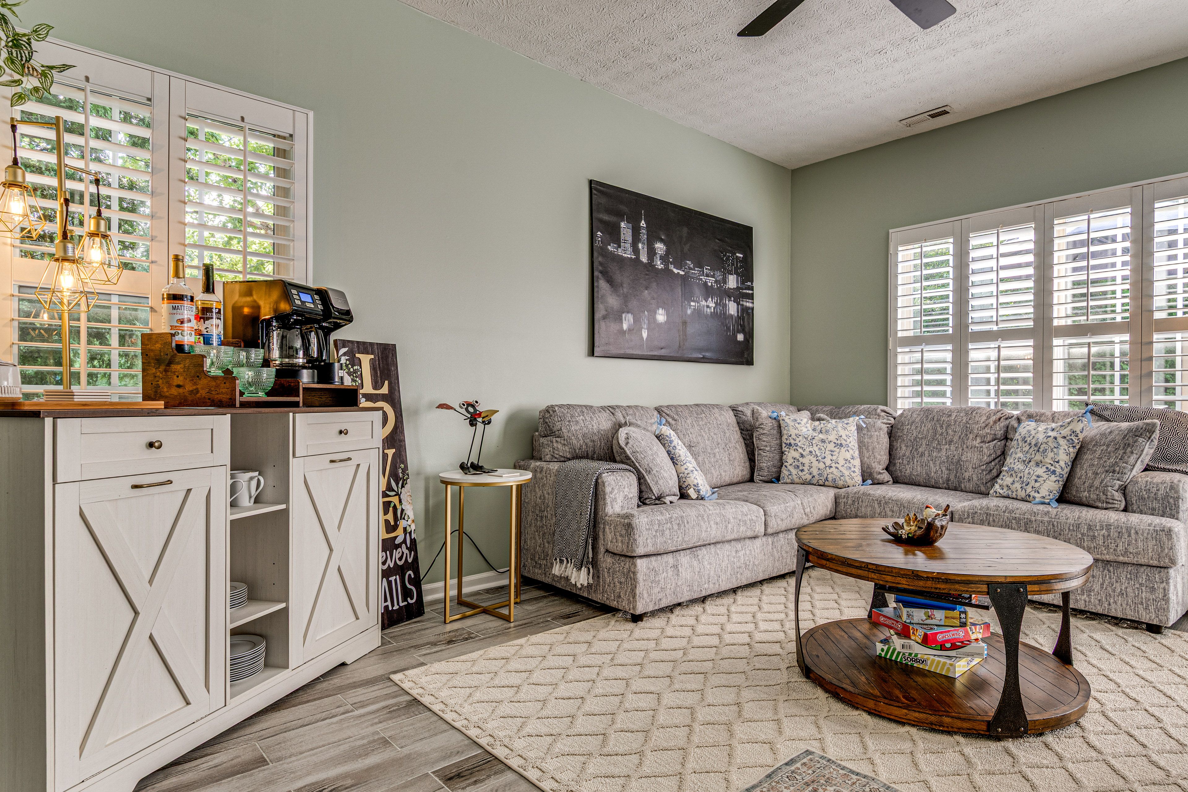Living Room | Free WiFi | Central Heating & A/C