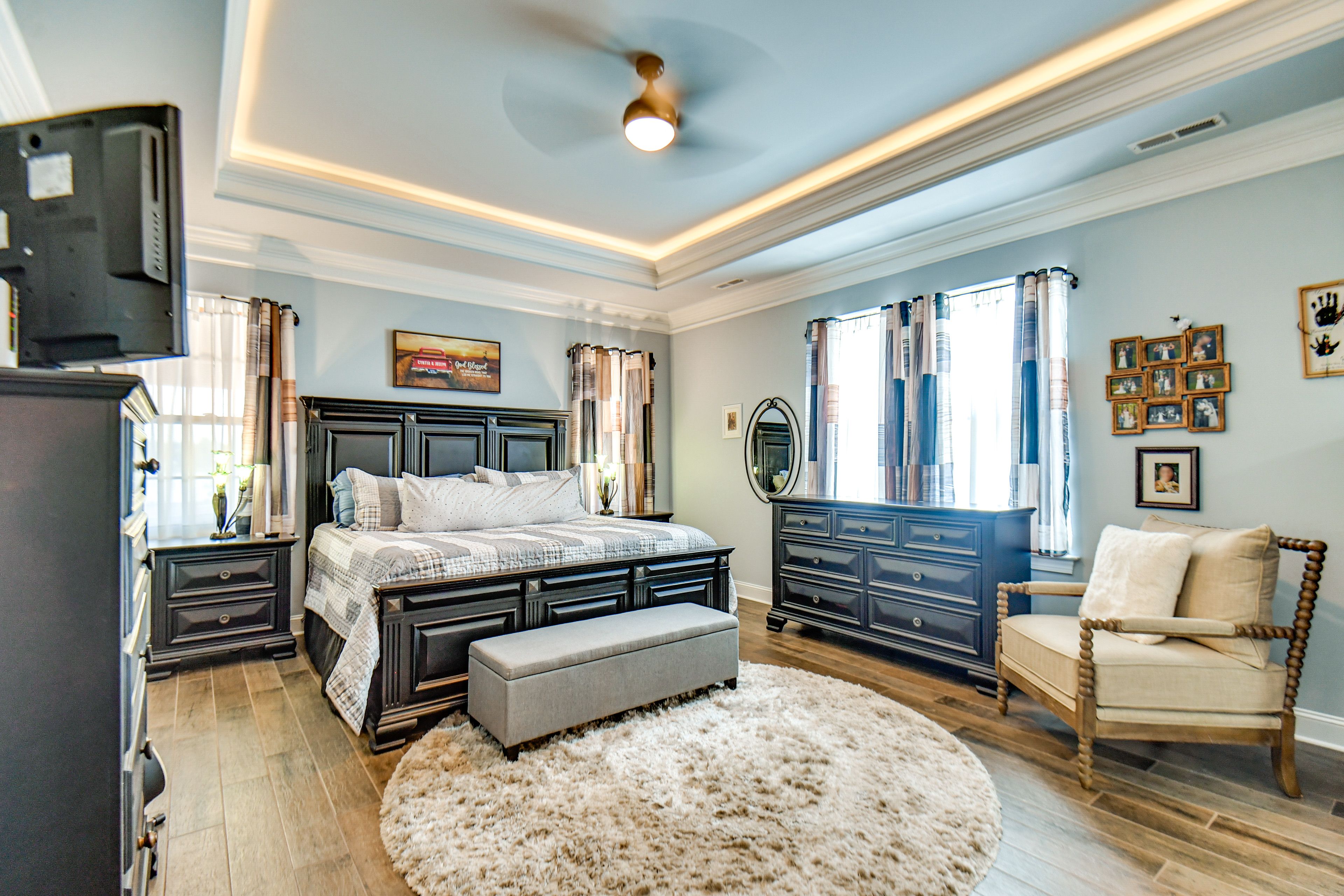 Bedroom 1 | King Bed | En-Suite Bathroom