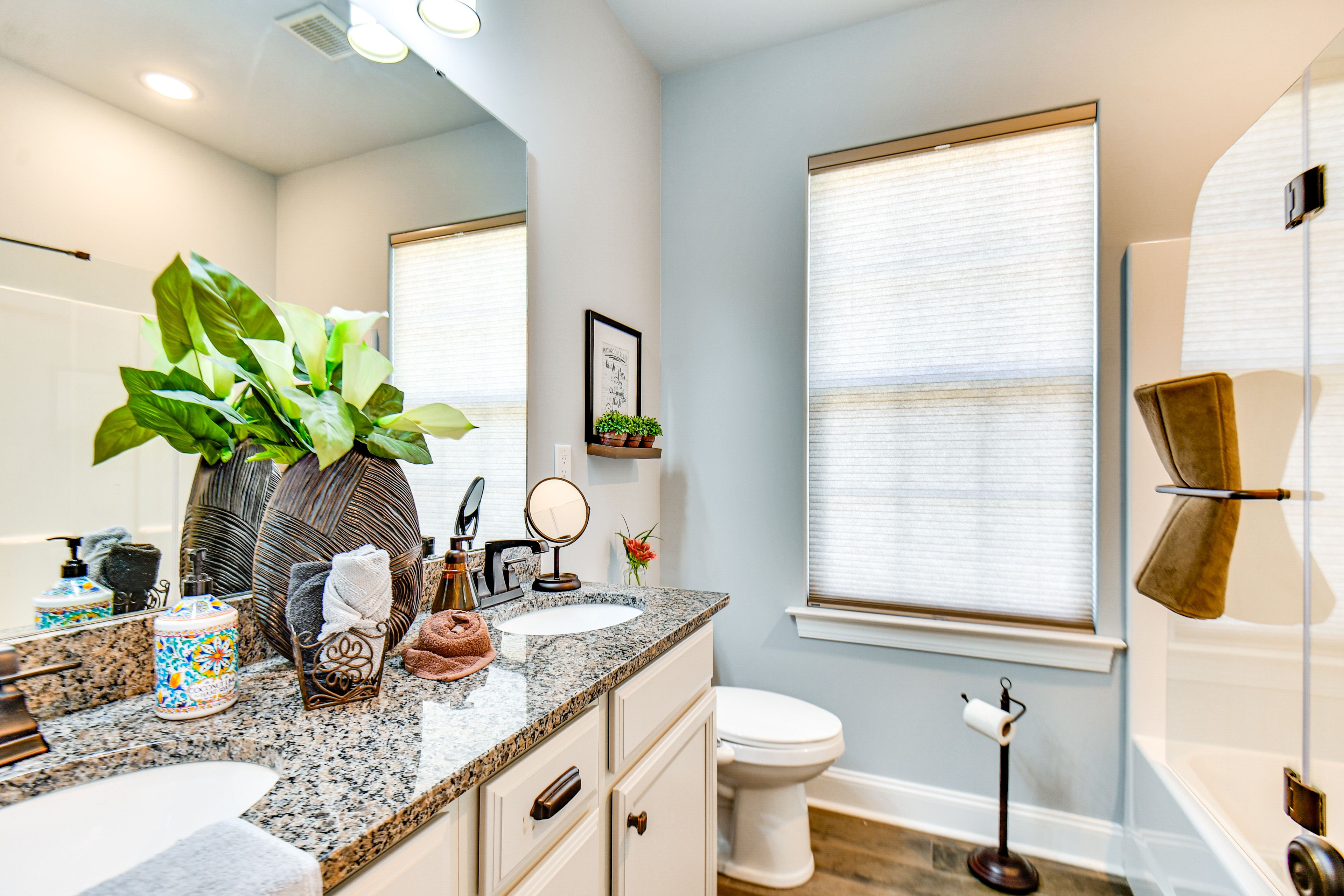 Full Bathroom | Towels & Linens Provided