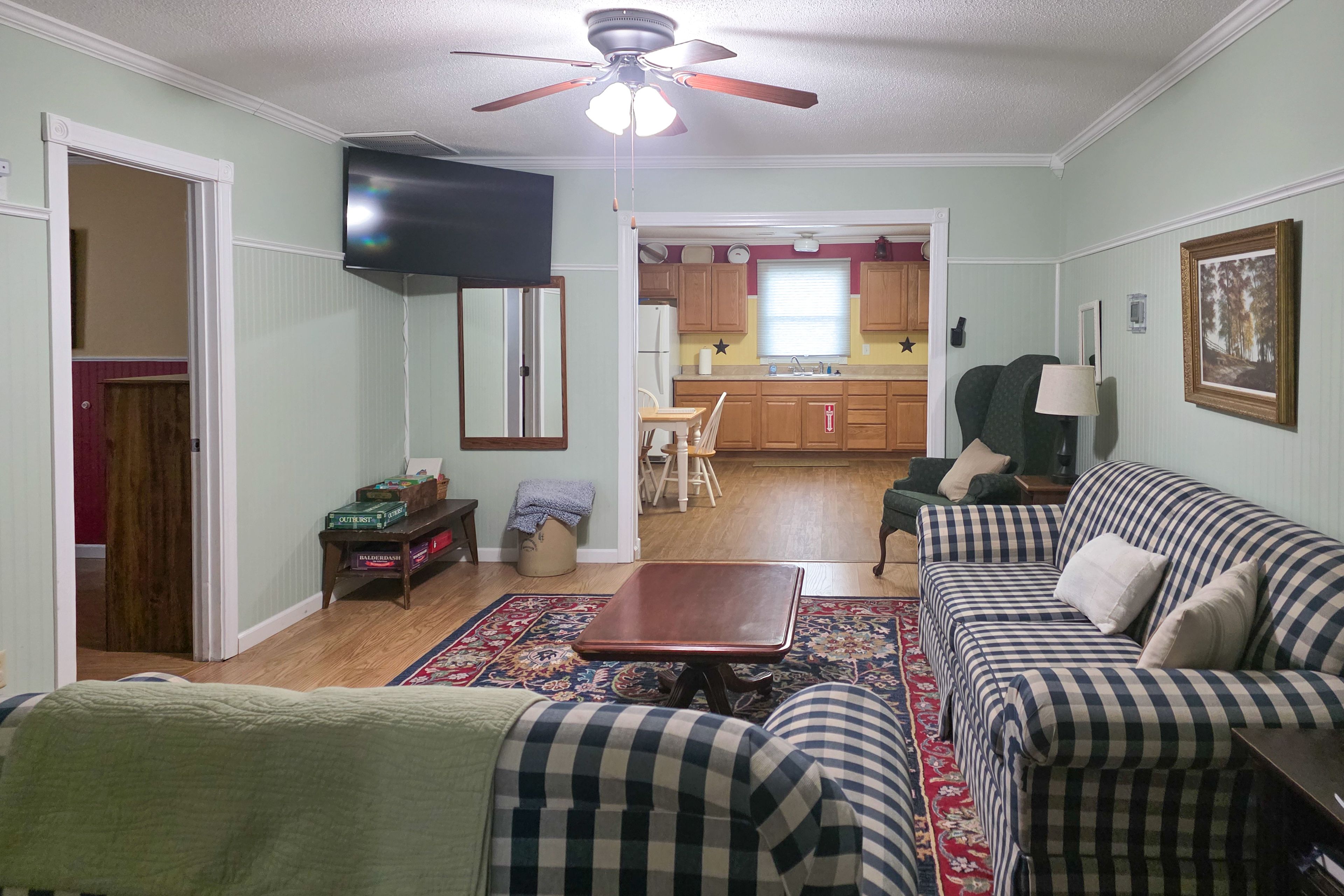 Nauvoo Vacation Rental | 4BR | 3BA | 2,000 Sq Ft