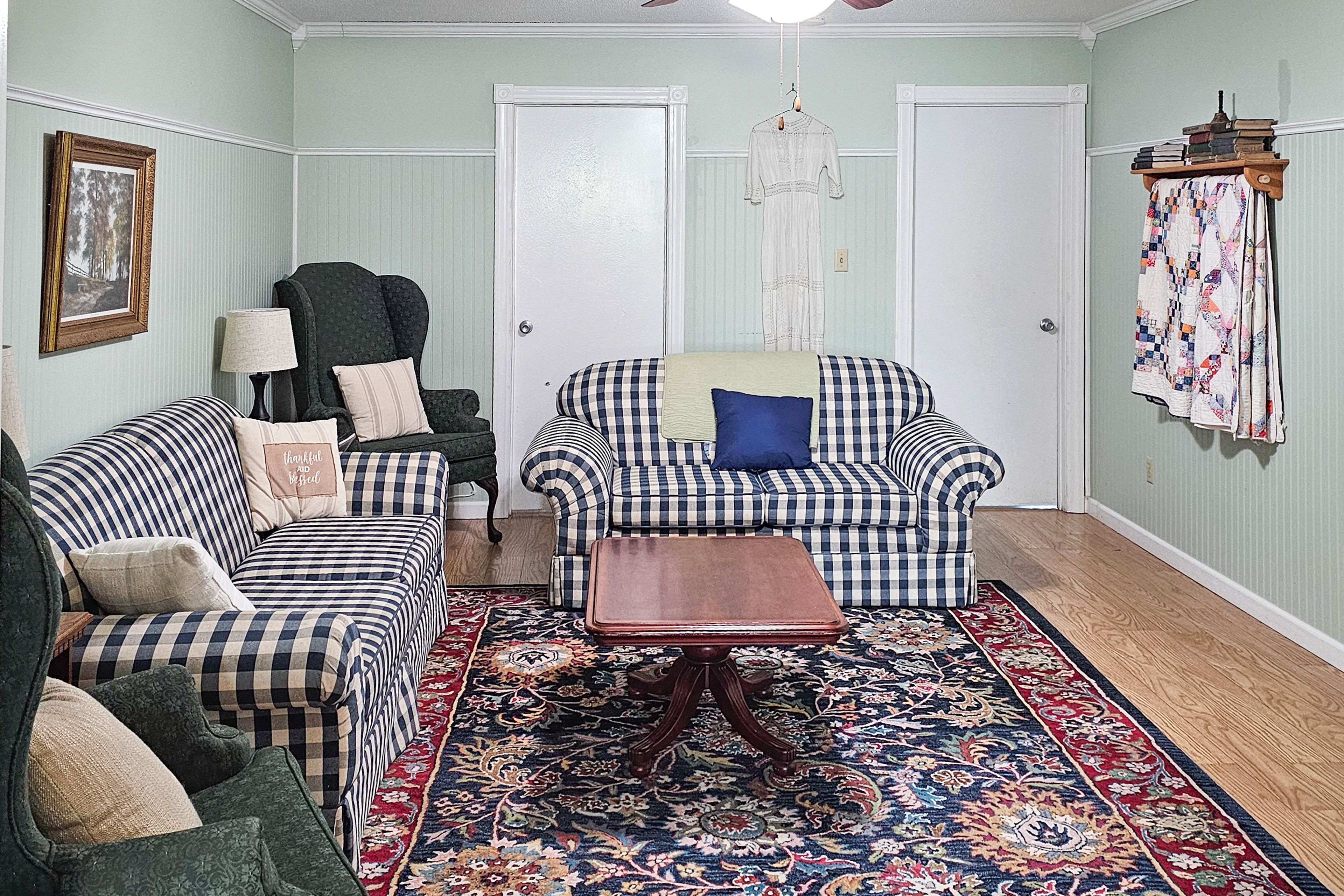 Edmund's Lodge Interior | Living Room | Smart TV
