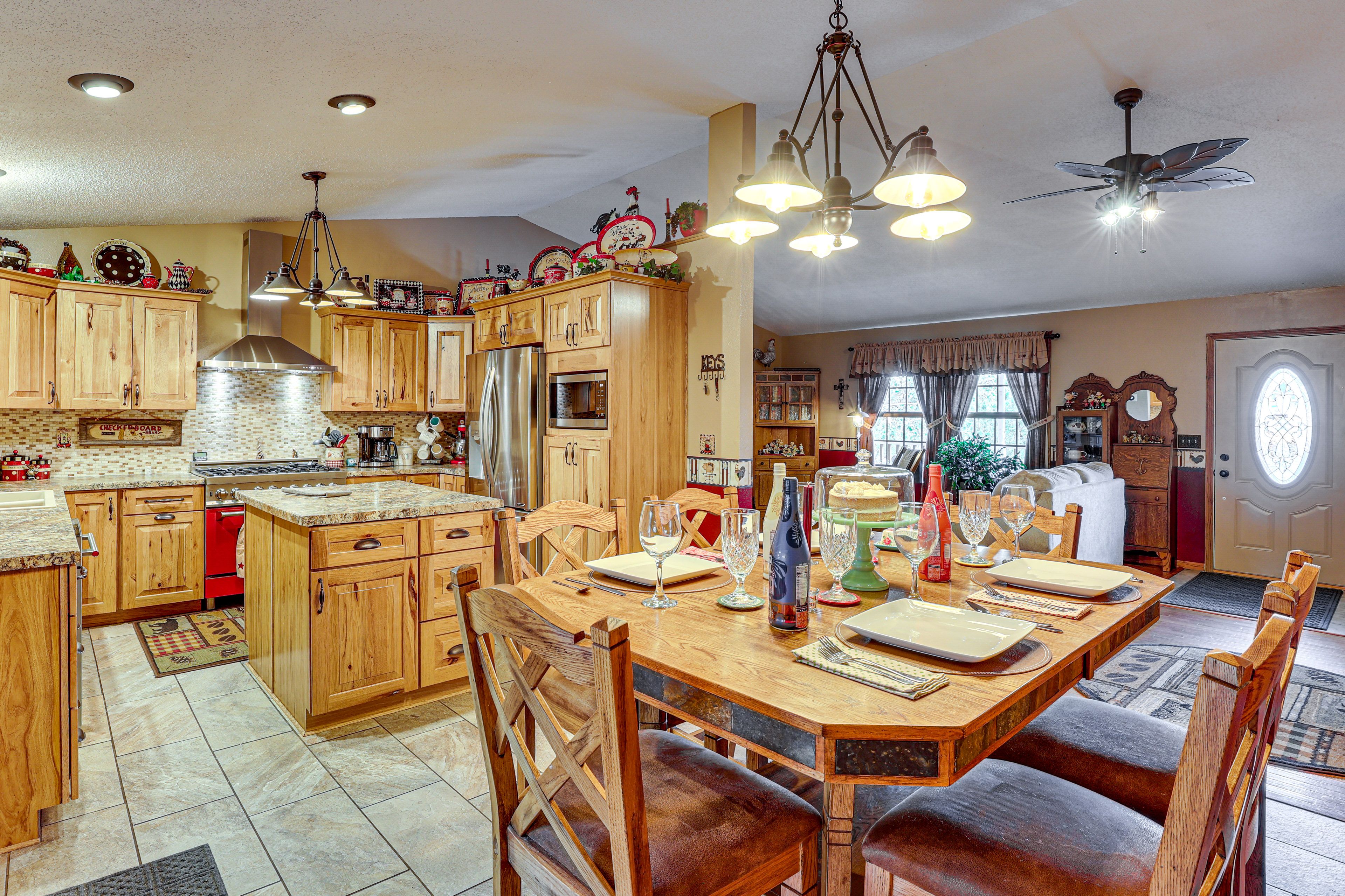 Dining Area | Dishware & Flatware