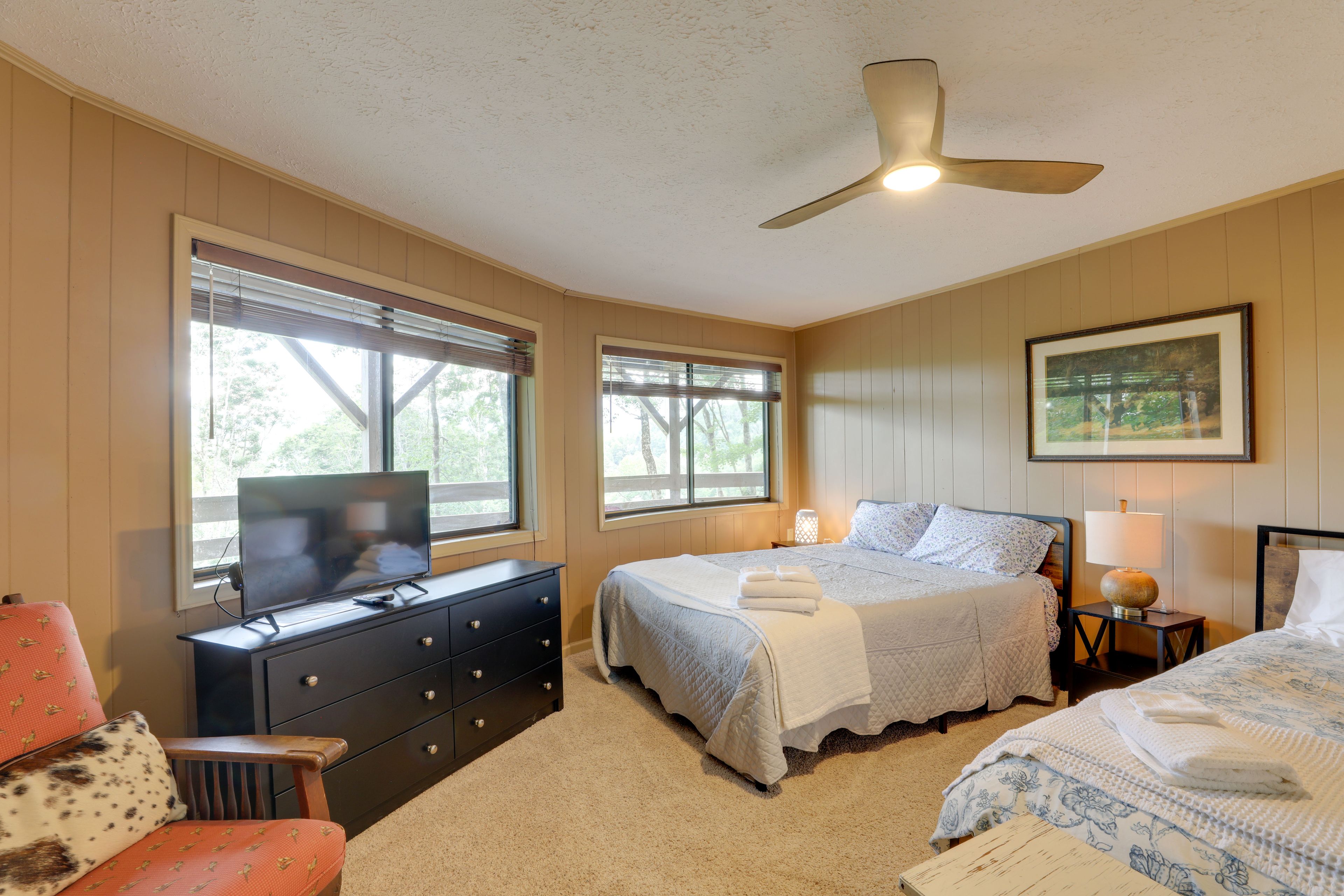 Bedroom | Queen Bed | Twin Bed | Lower Level | Spiral Staircase Access