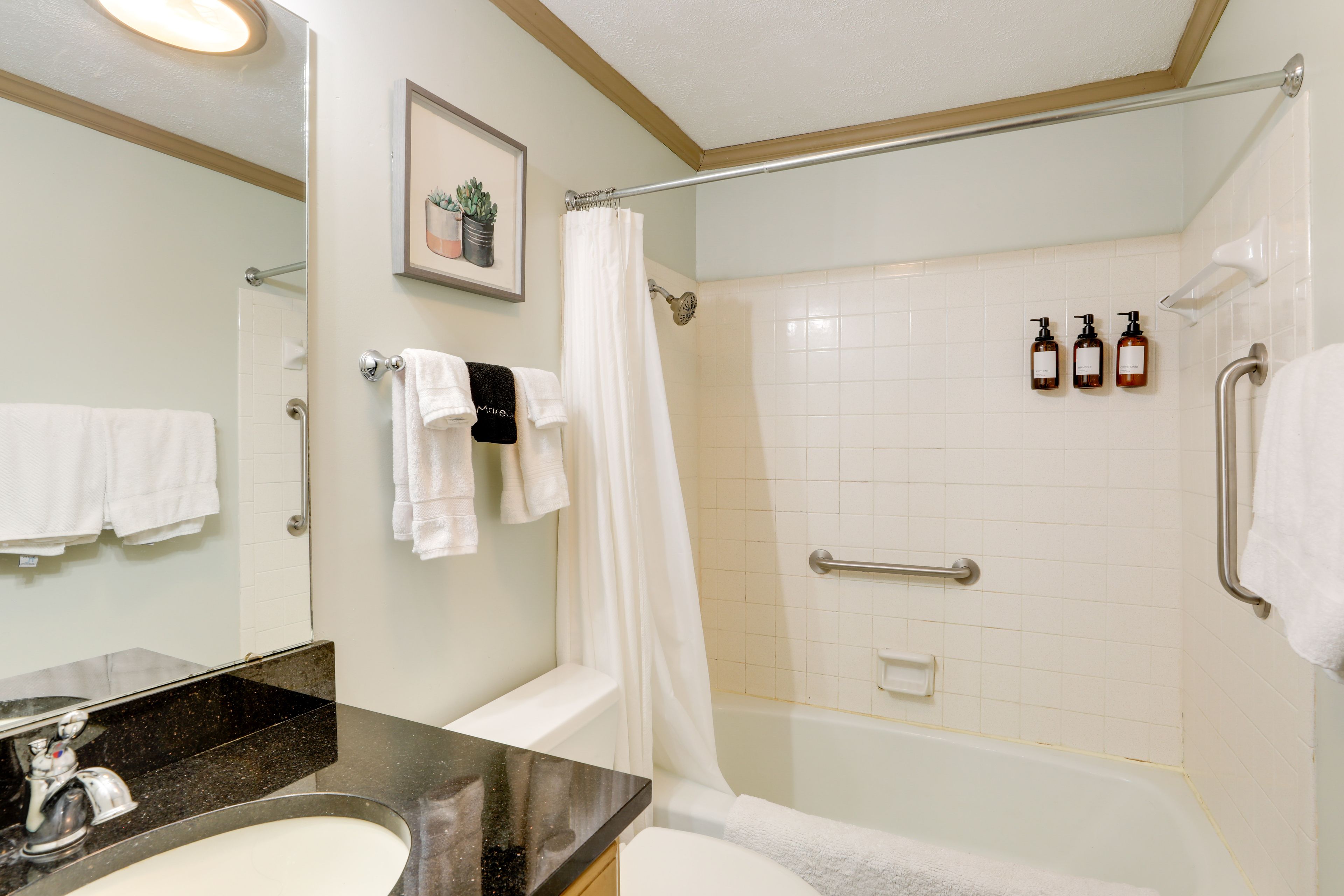 Full Bathroom | Upper Level
