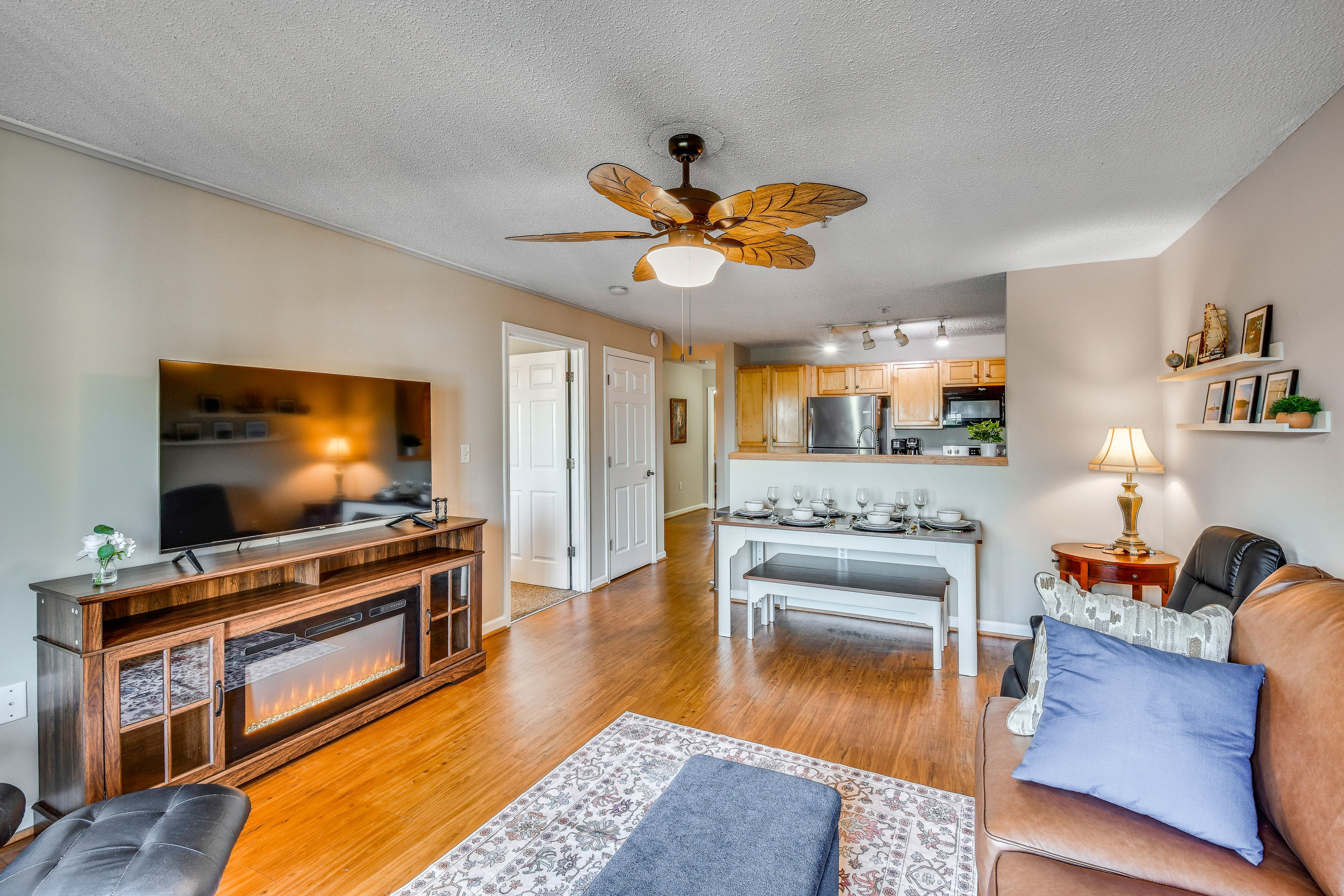 Seneca Vacation Rental | 3BR | 3BA | 1,500 Sq Ft | Stairs to Enter