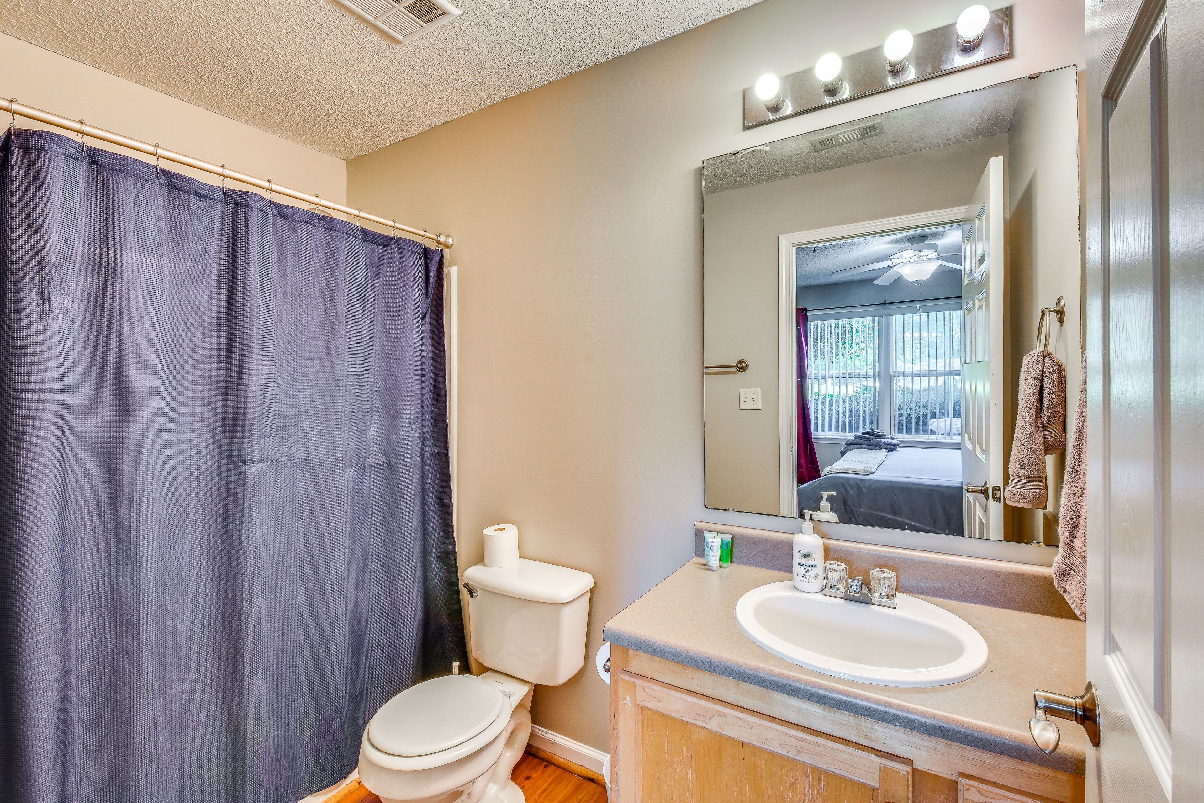 Full Bathroom