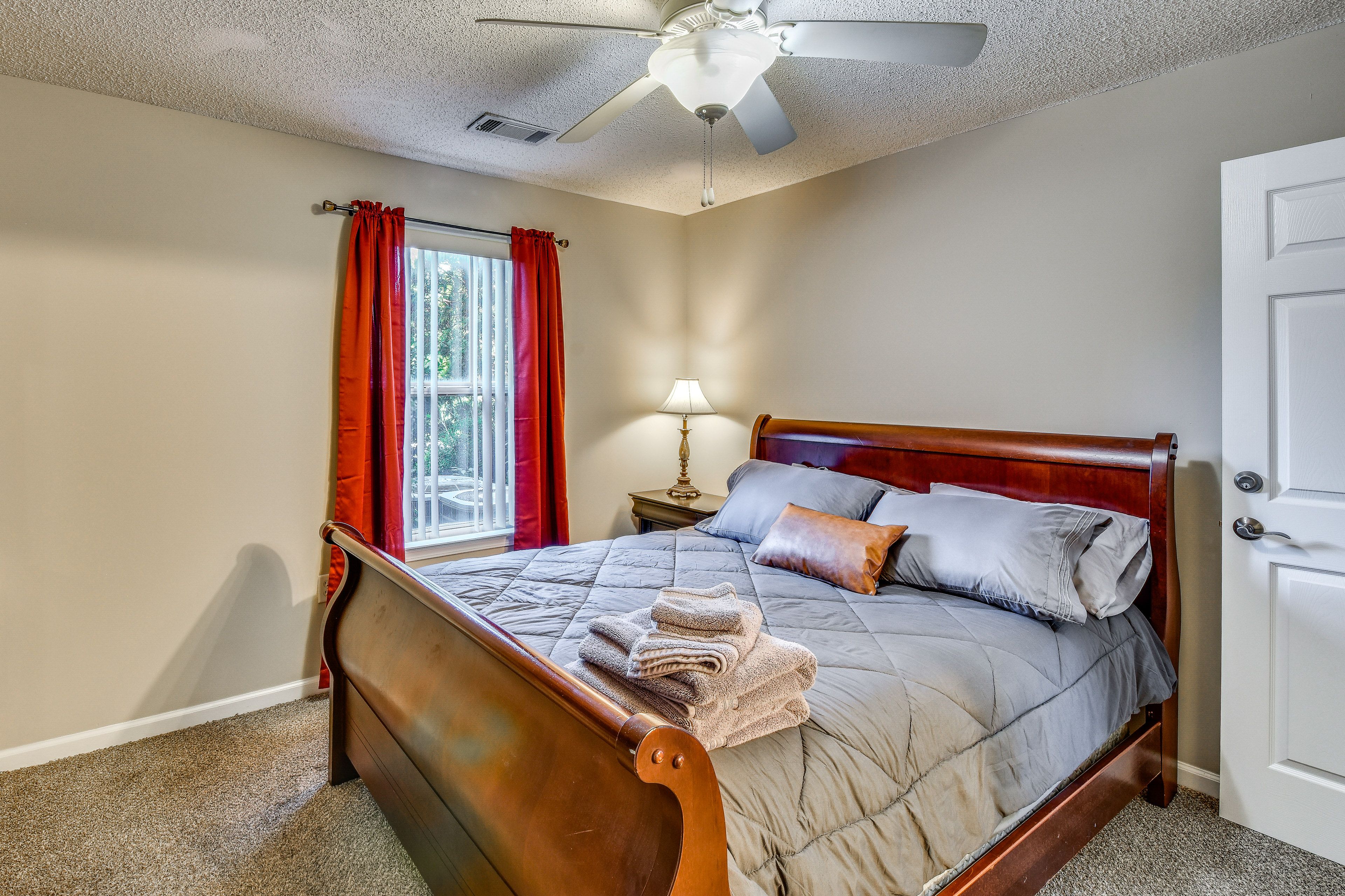 Bedroom 3 | Queen Bed