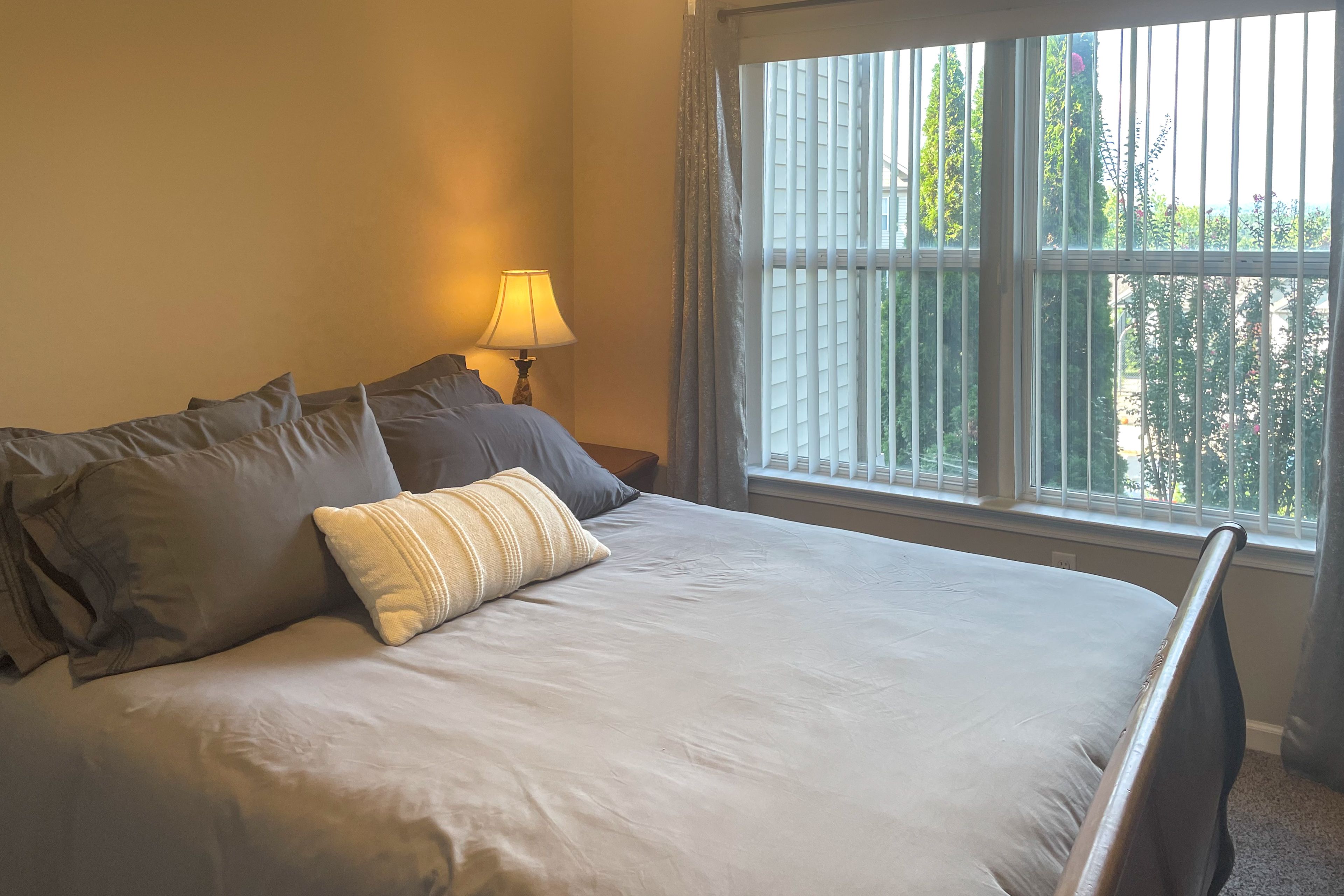 Bedroom 1 | King Bed