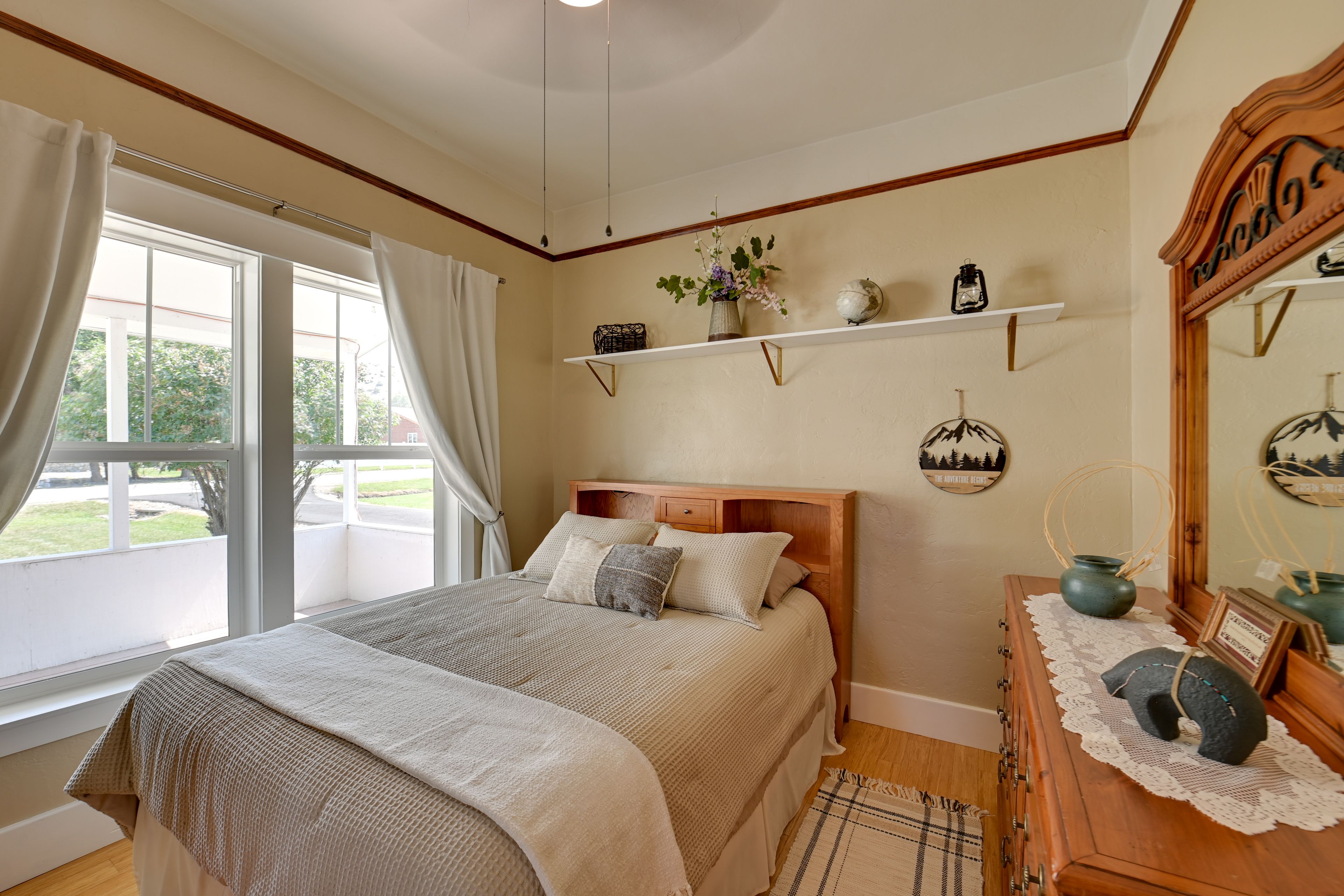 Bedroom 1 | Queen Bed | 1st Floor