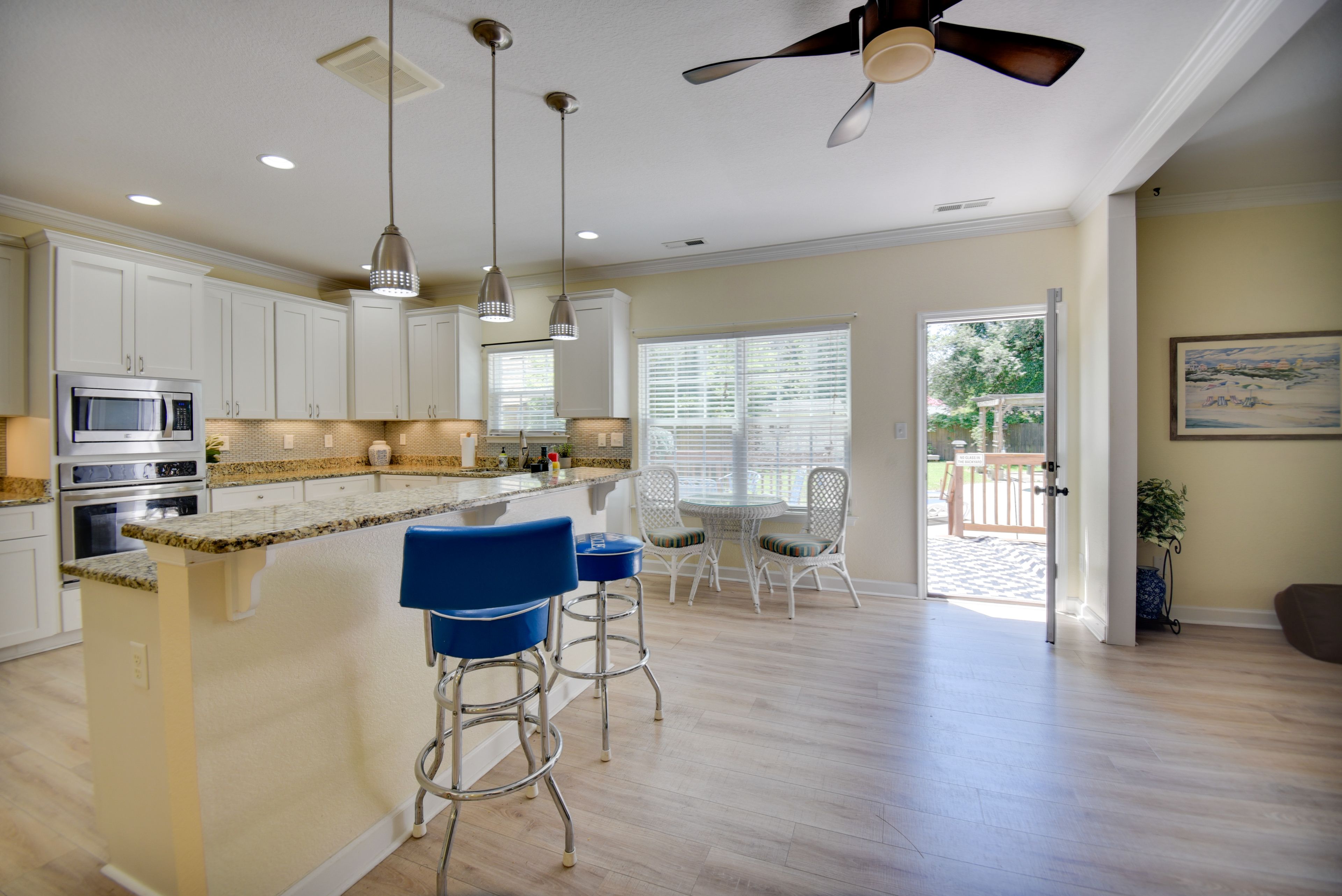 Kitchen | Main Level