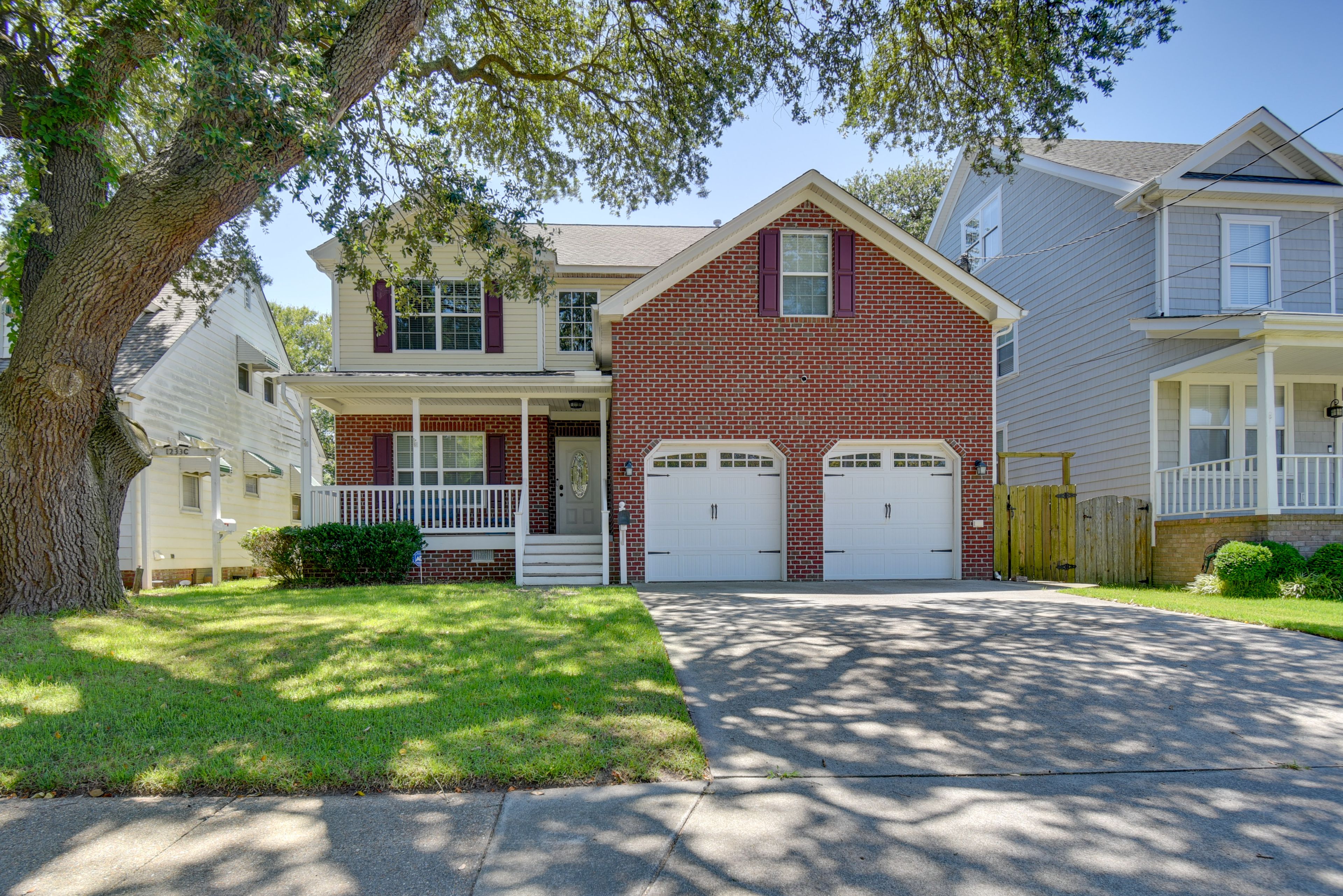 Parking | Driveway (4 Vehicles) | Street Parking | No Garage Access
