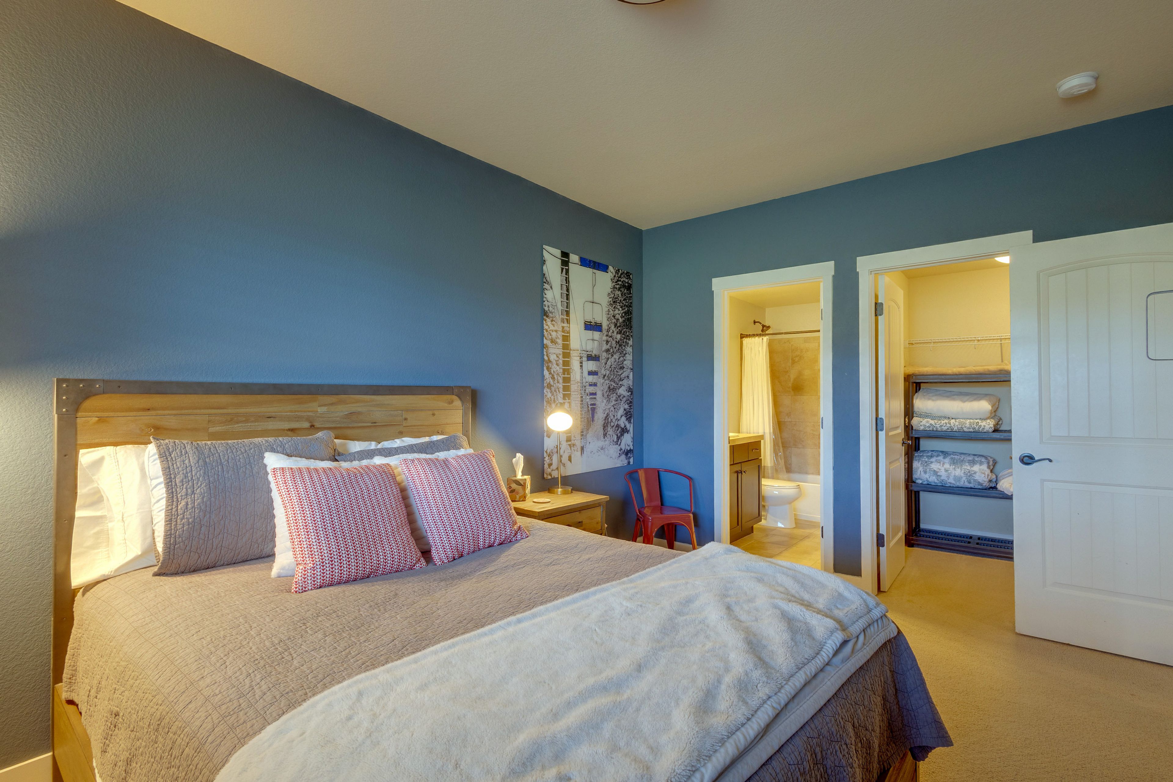 En-Suite Bathroom | Lower Level