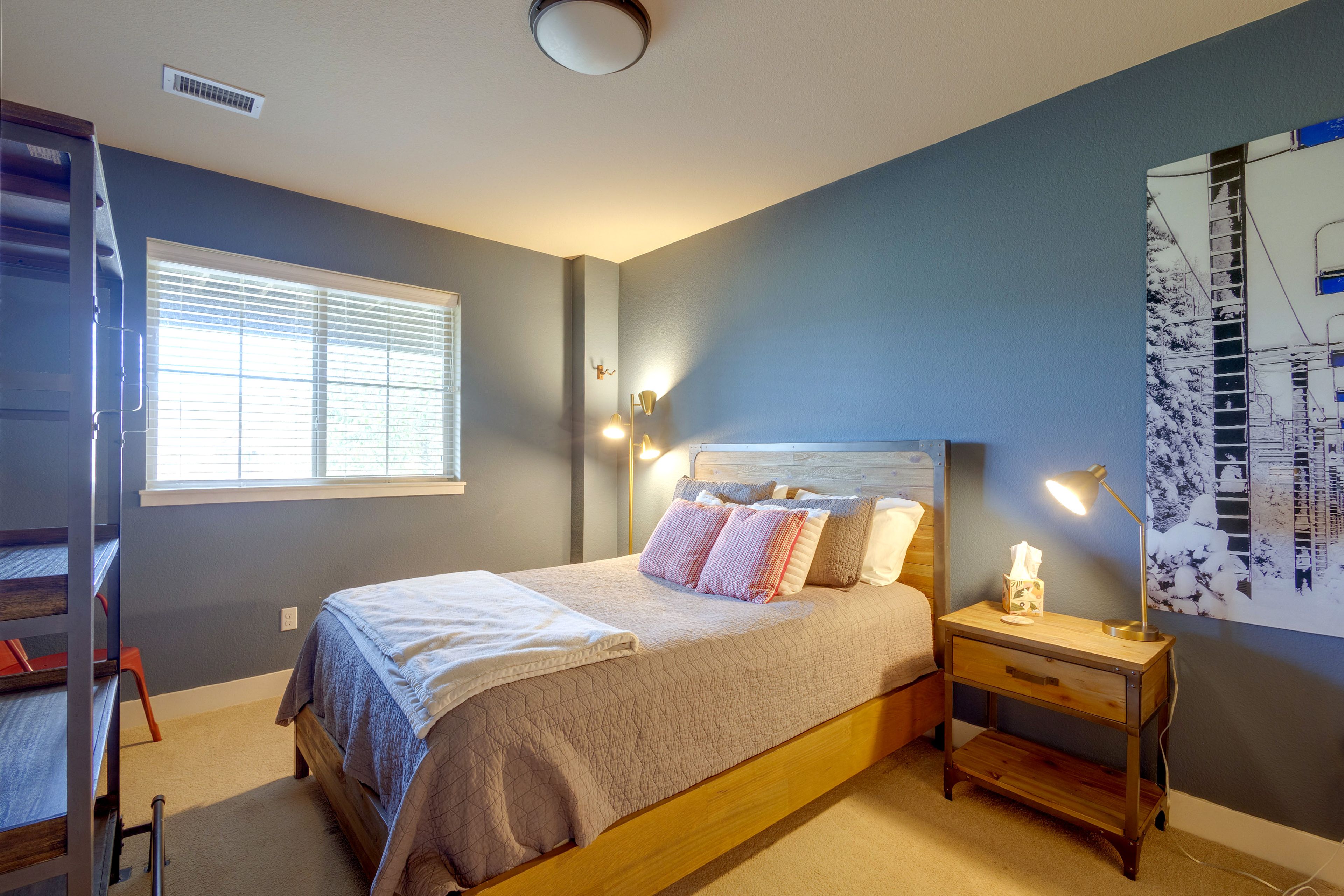 Bedroom 2 | Queen Bed | Lower Level