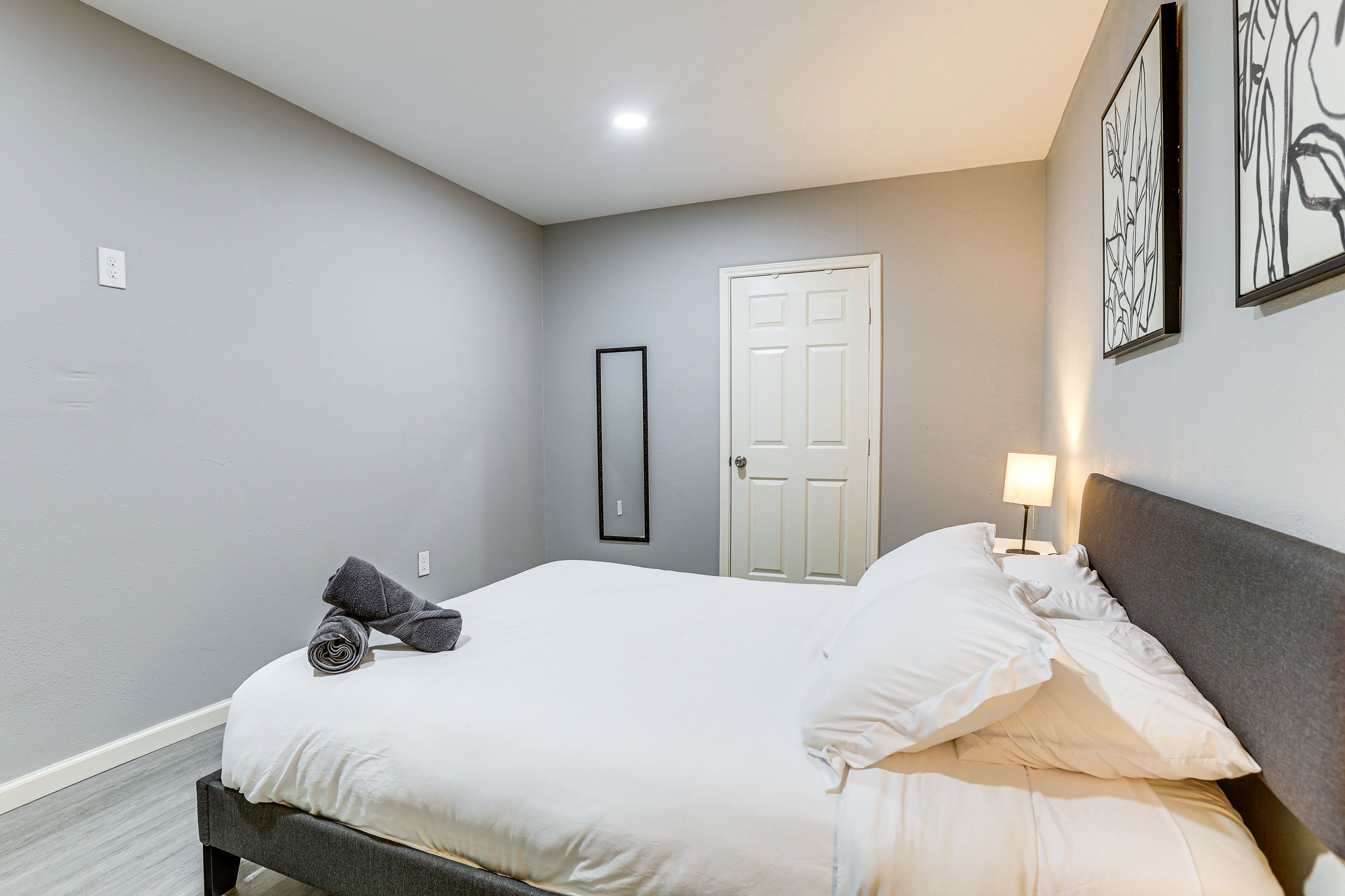 Bedroom 4 | Queen Bed