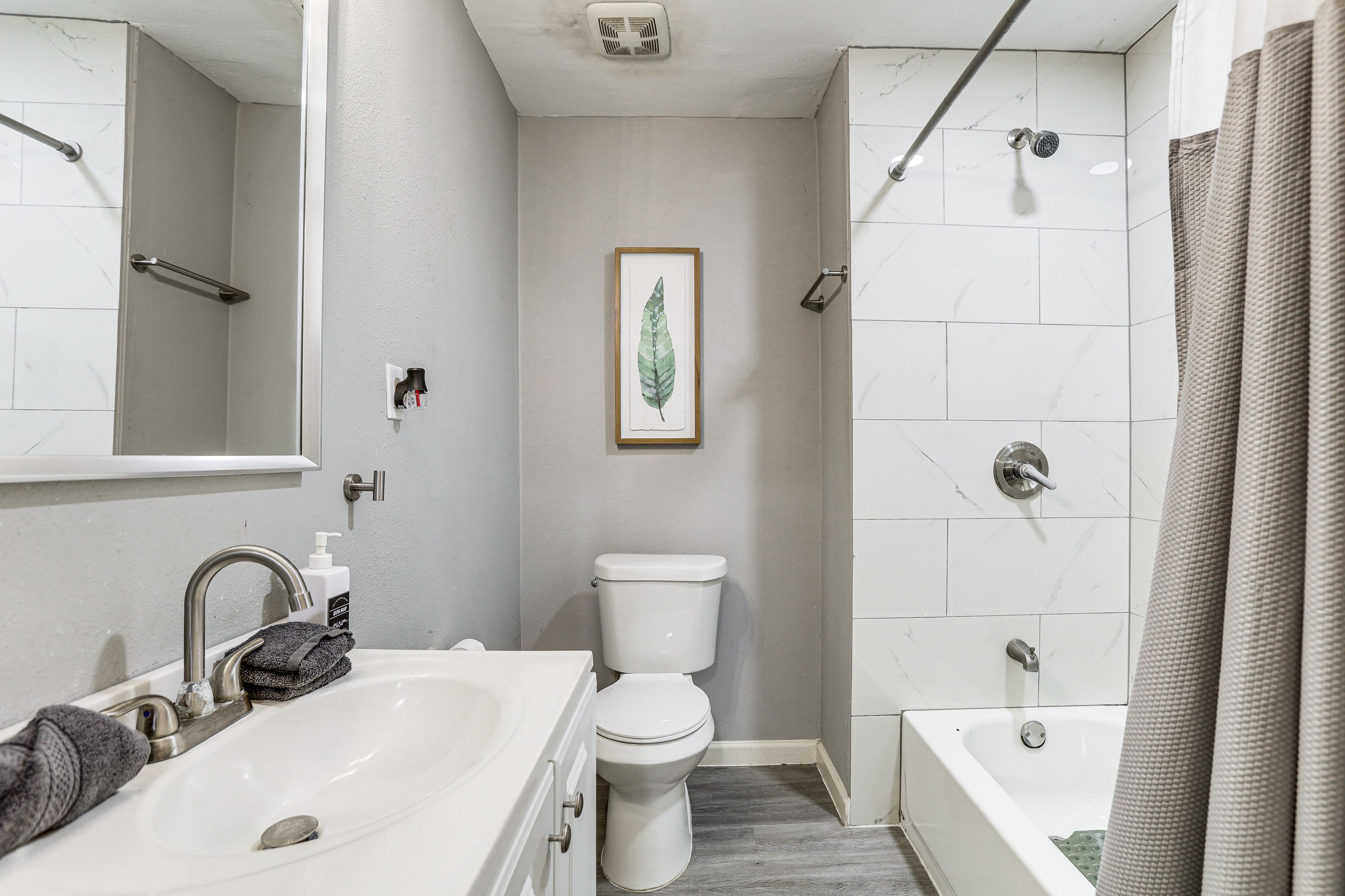 Full Bathroom