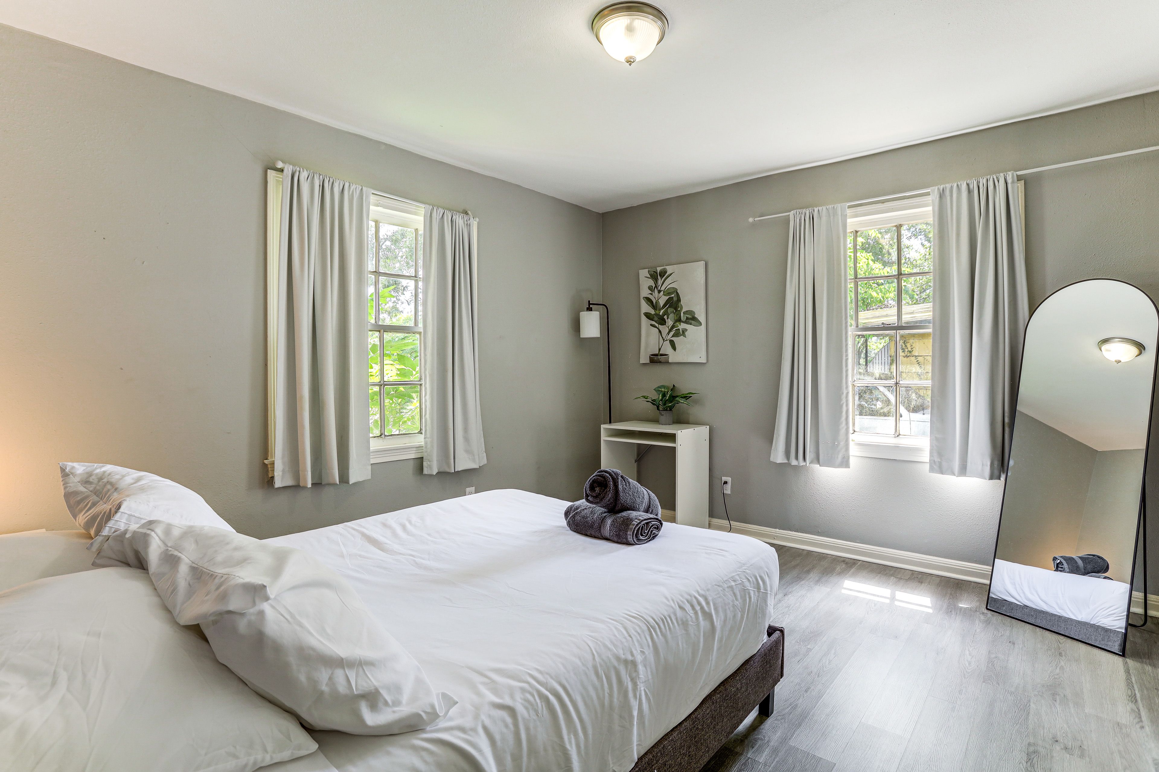 Bedroom 3 | Queen Bed