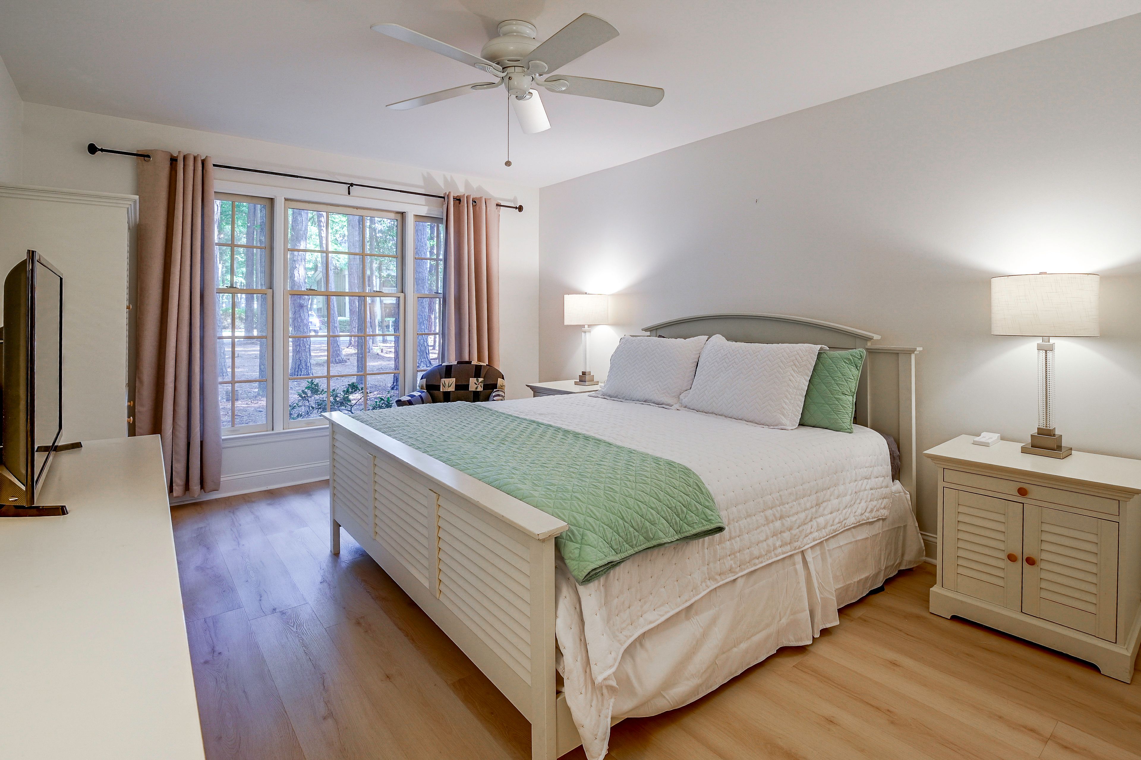 Bedroom | King Bed | Porch Access