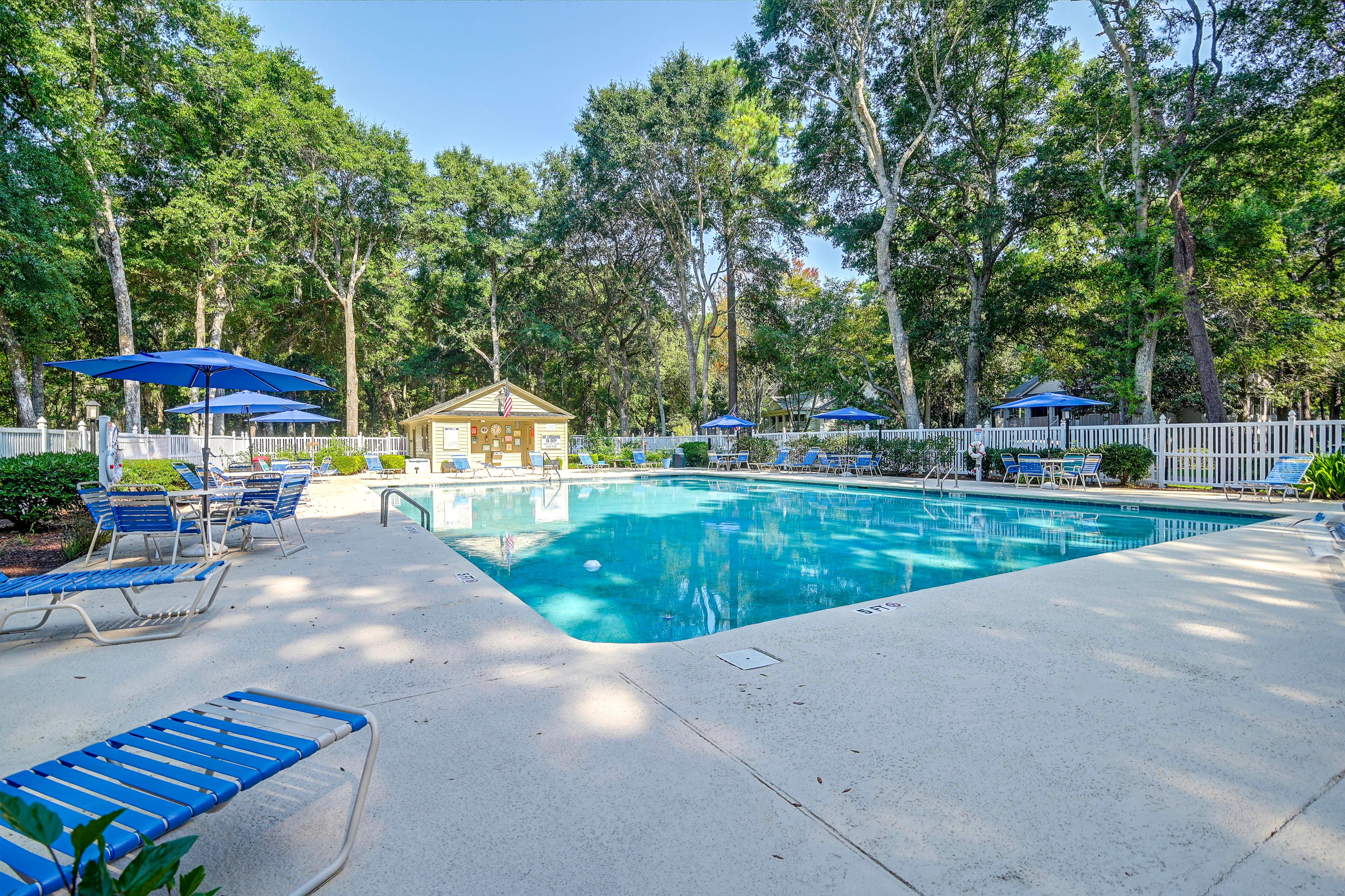 Pawleys Plantation Golf and Country Club Amenities | Outdoor Pool