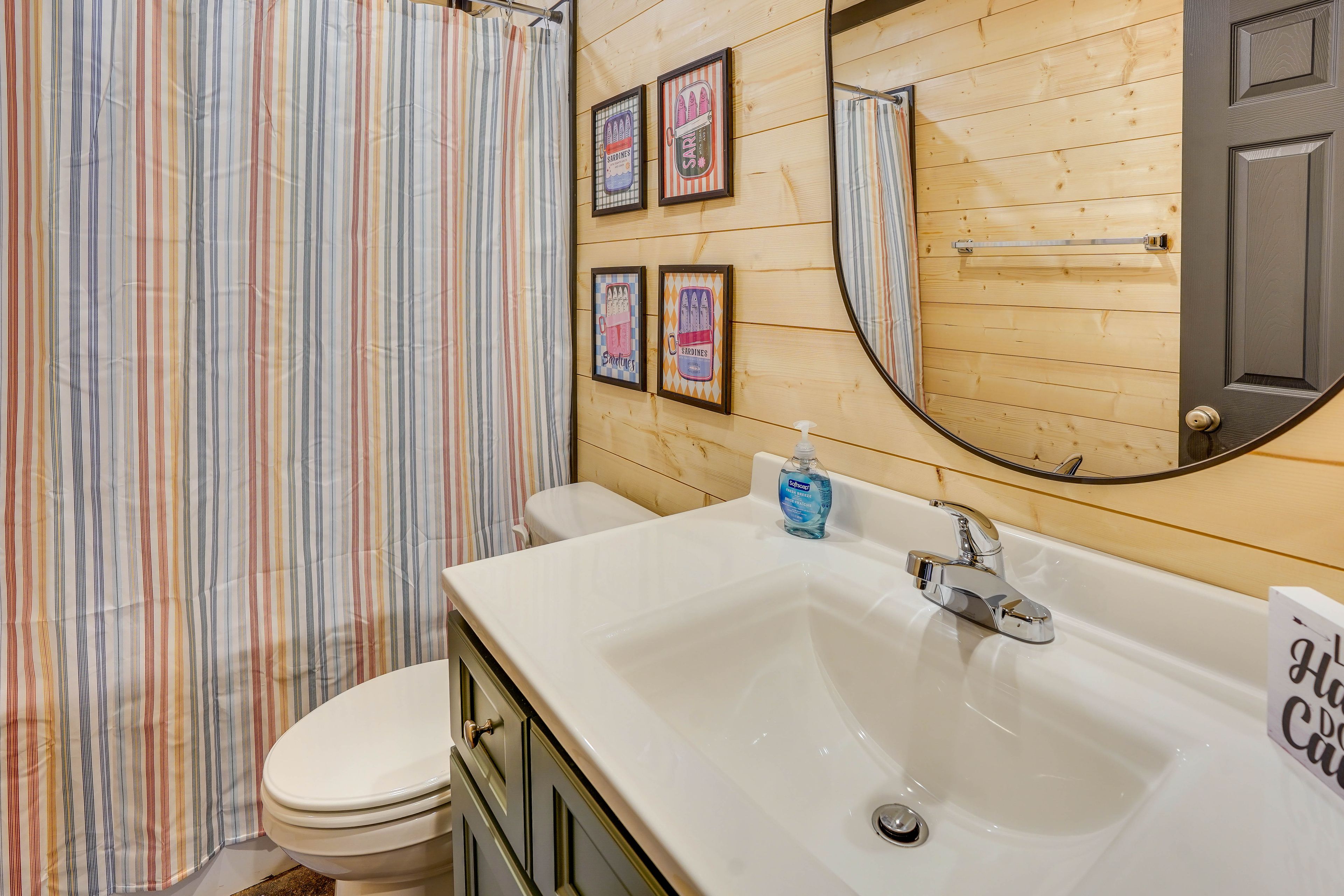Full Bathroom