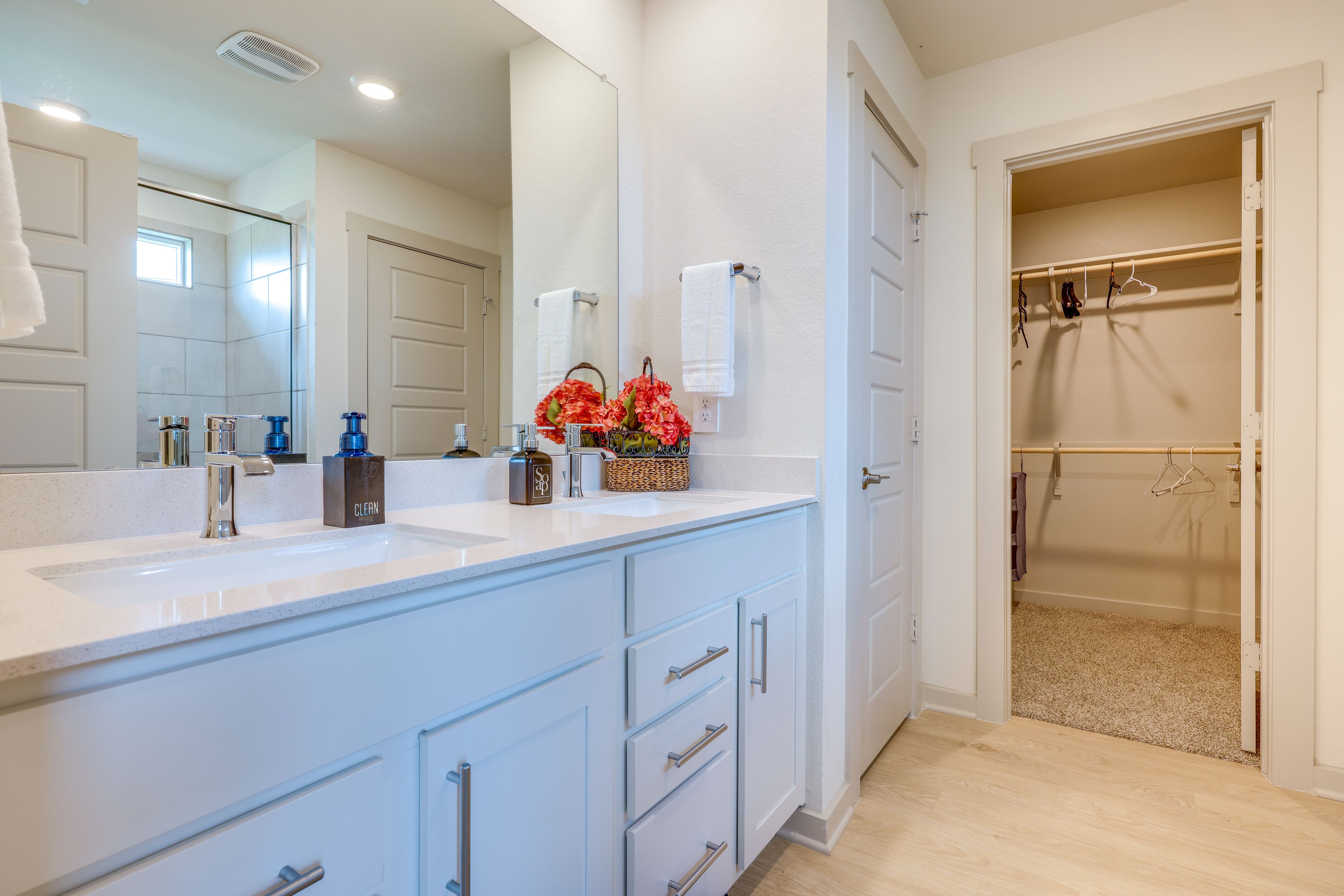 En-Suite Bathroom | 2nd Floor