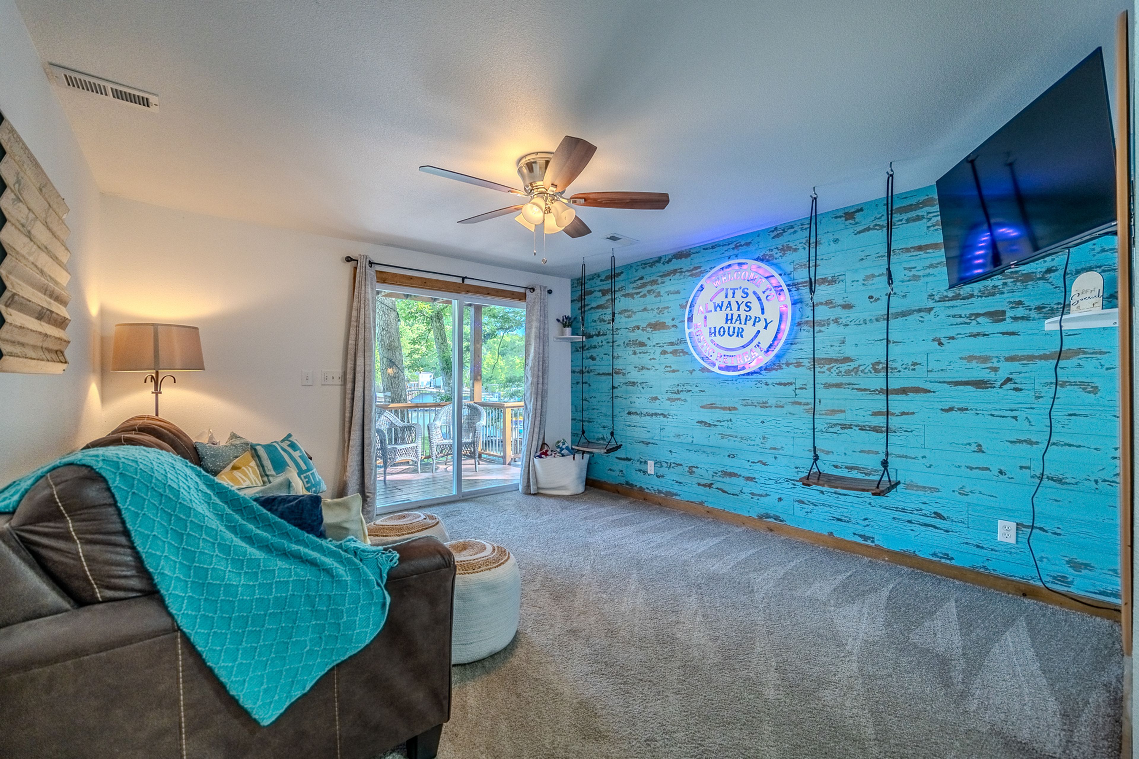 Family Room | King Sleeper Sofa | Twin Rollaway | Lower Floor
