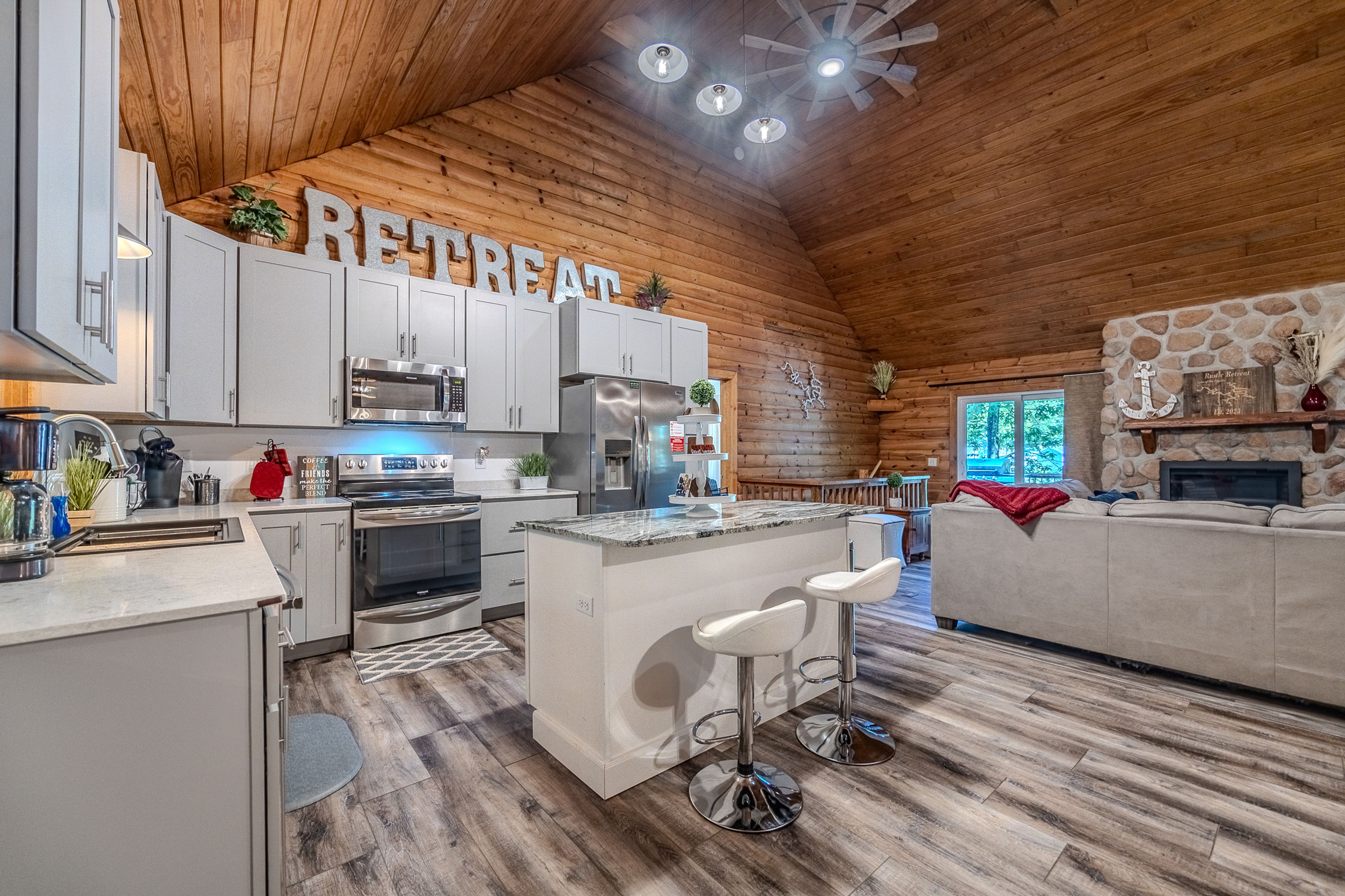 Kitchen | Main Floor