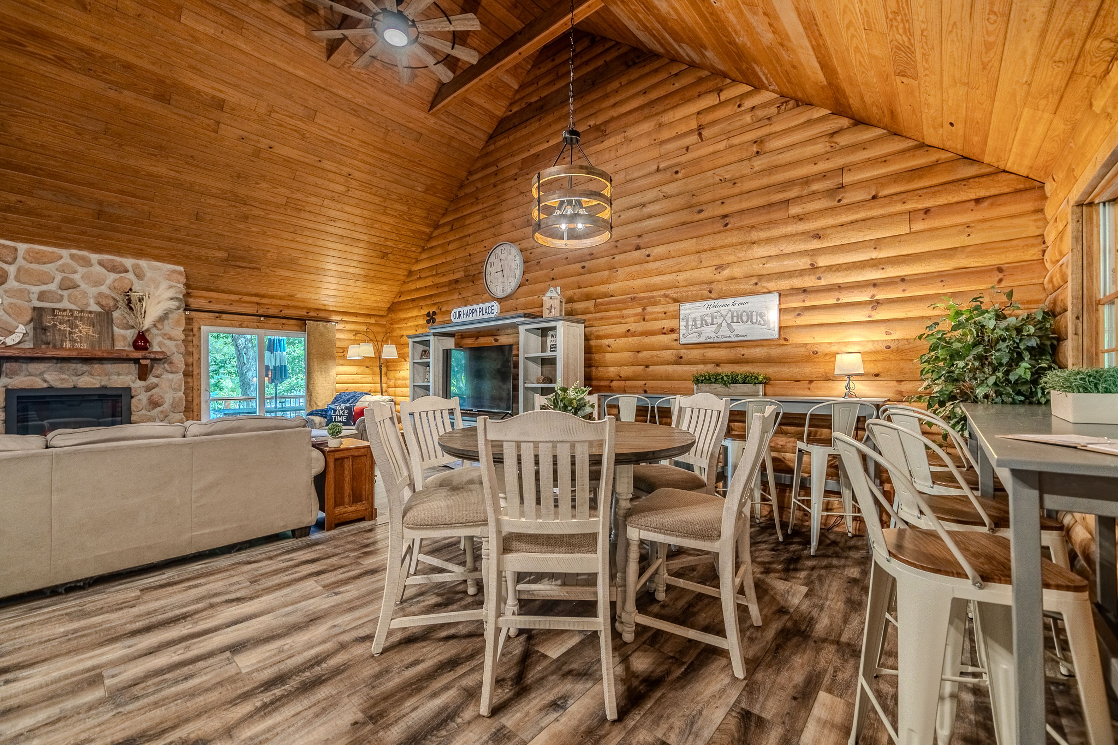 Dining Area | Main Floor