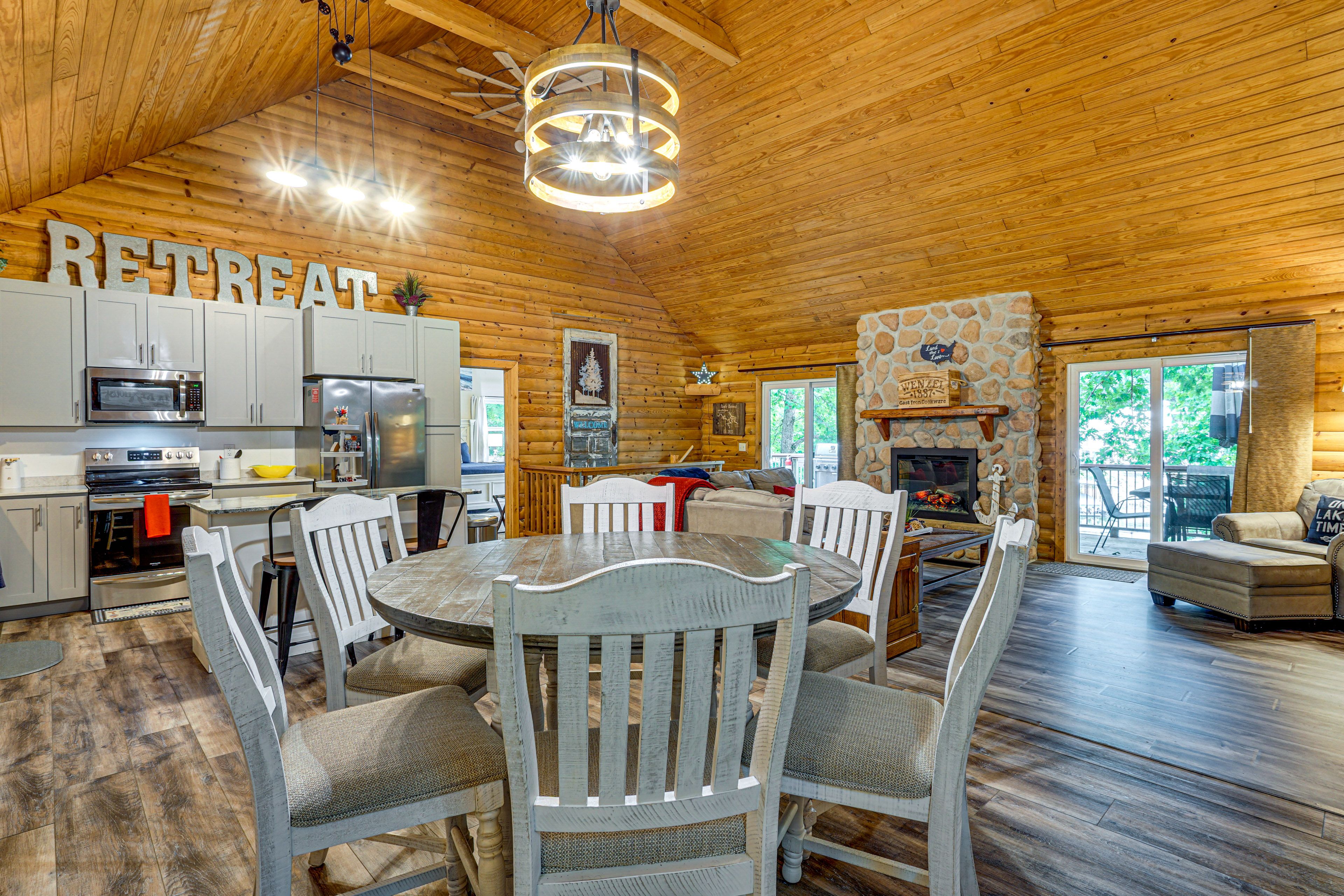 Dining Area | Main Floor