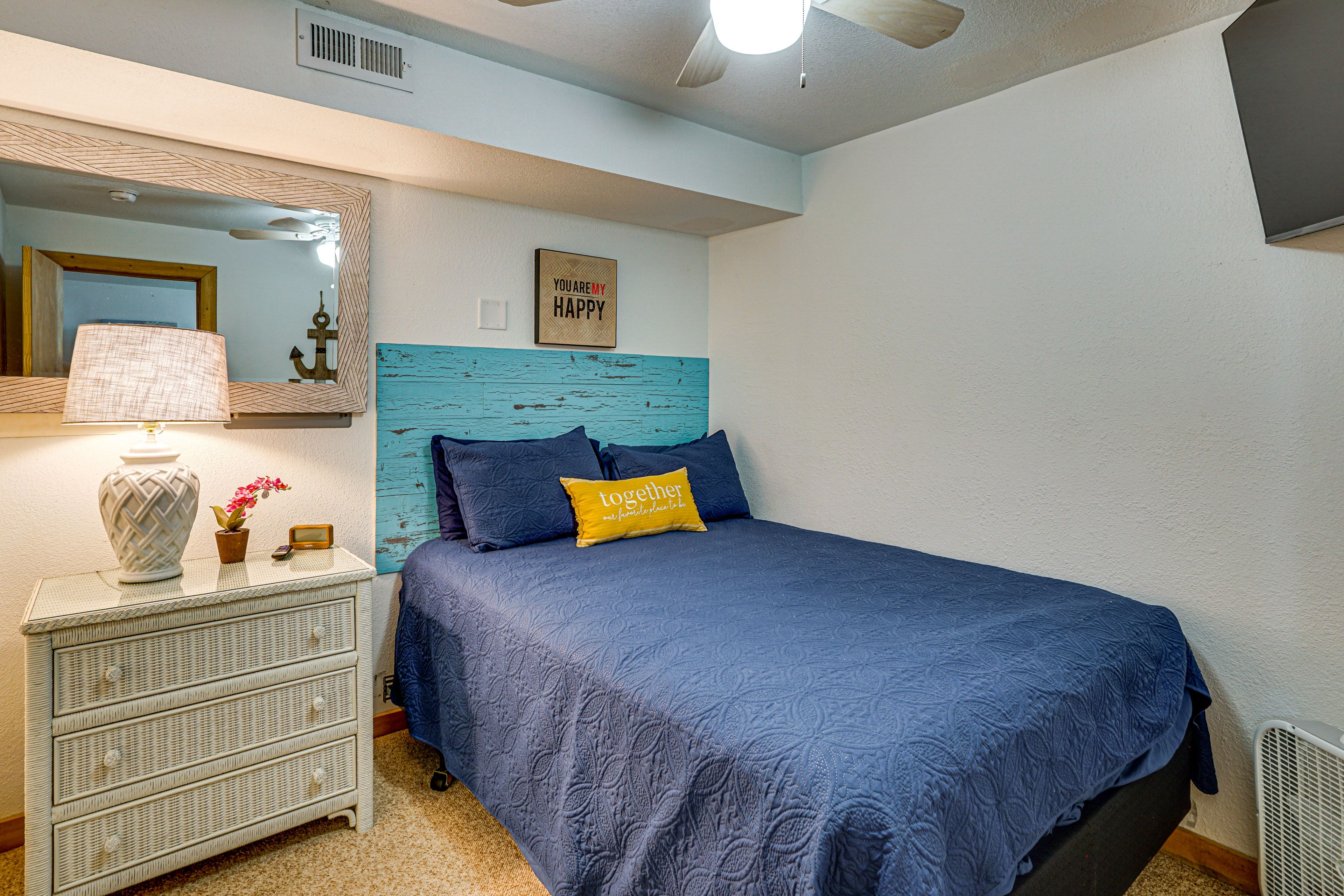 Bedroom 3 | Queen Bed | Lower Floor