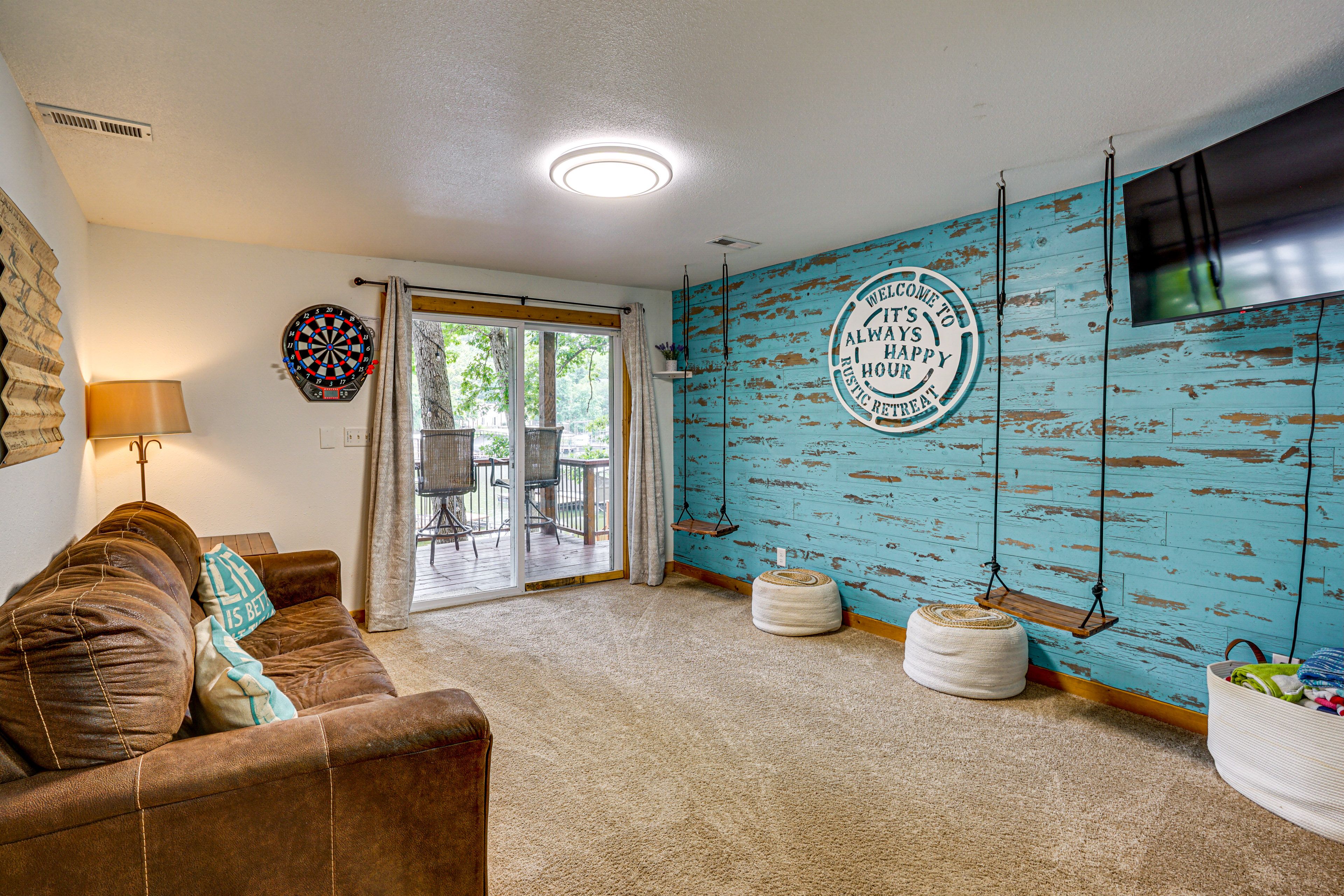 Family Room | King Sleeper Sofa | Twin Rollaway | Lower Floor