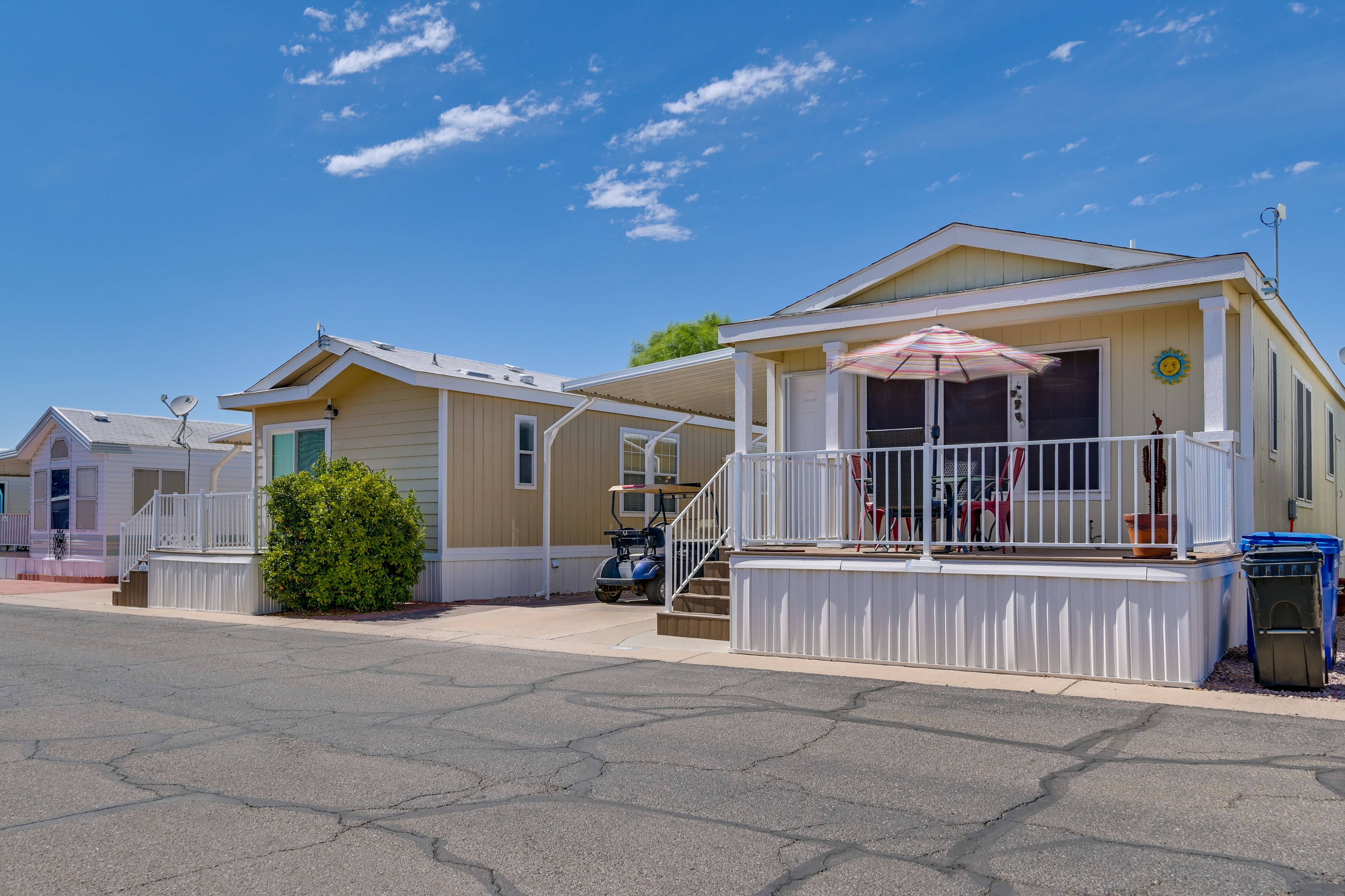 Exterior | Driveway (1 Vehicle) | Complimentary Golf Cart