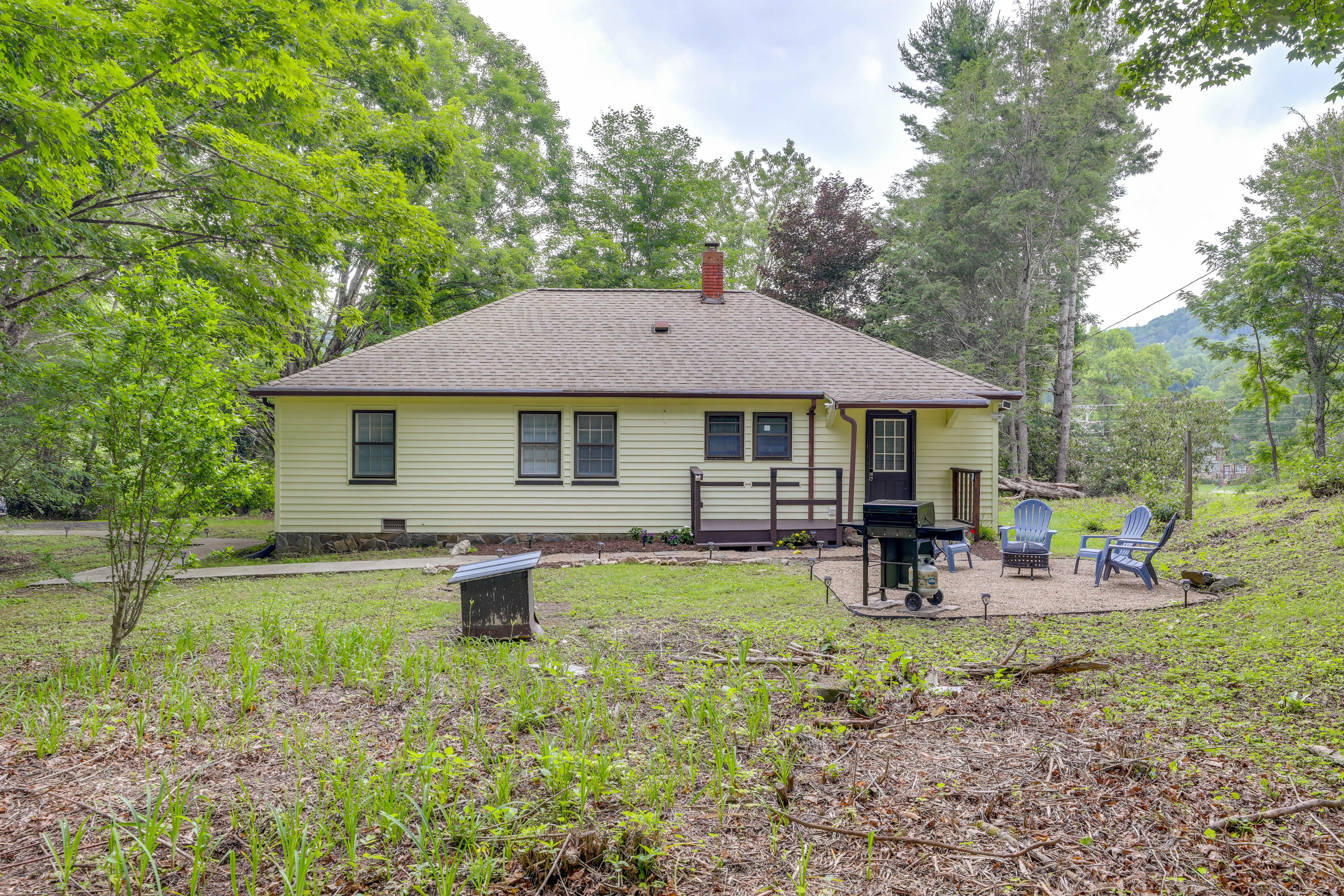 Exterior | Spacious Yard | Furnished Patio | Fire Pit