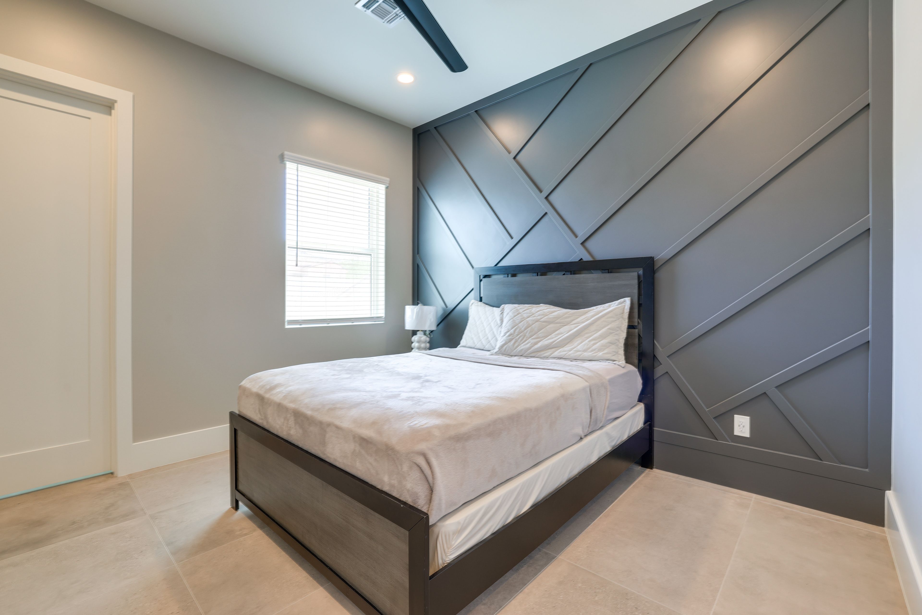 Bedroom 4 | Queen Bed