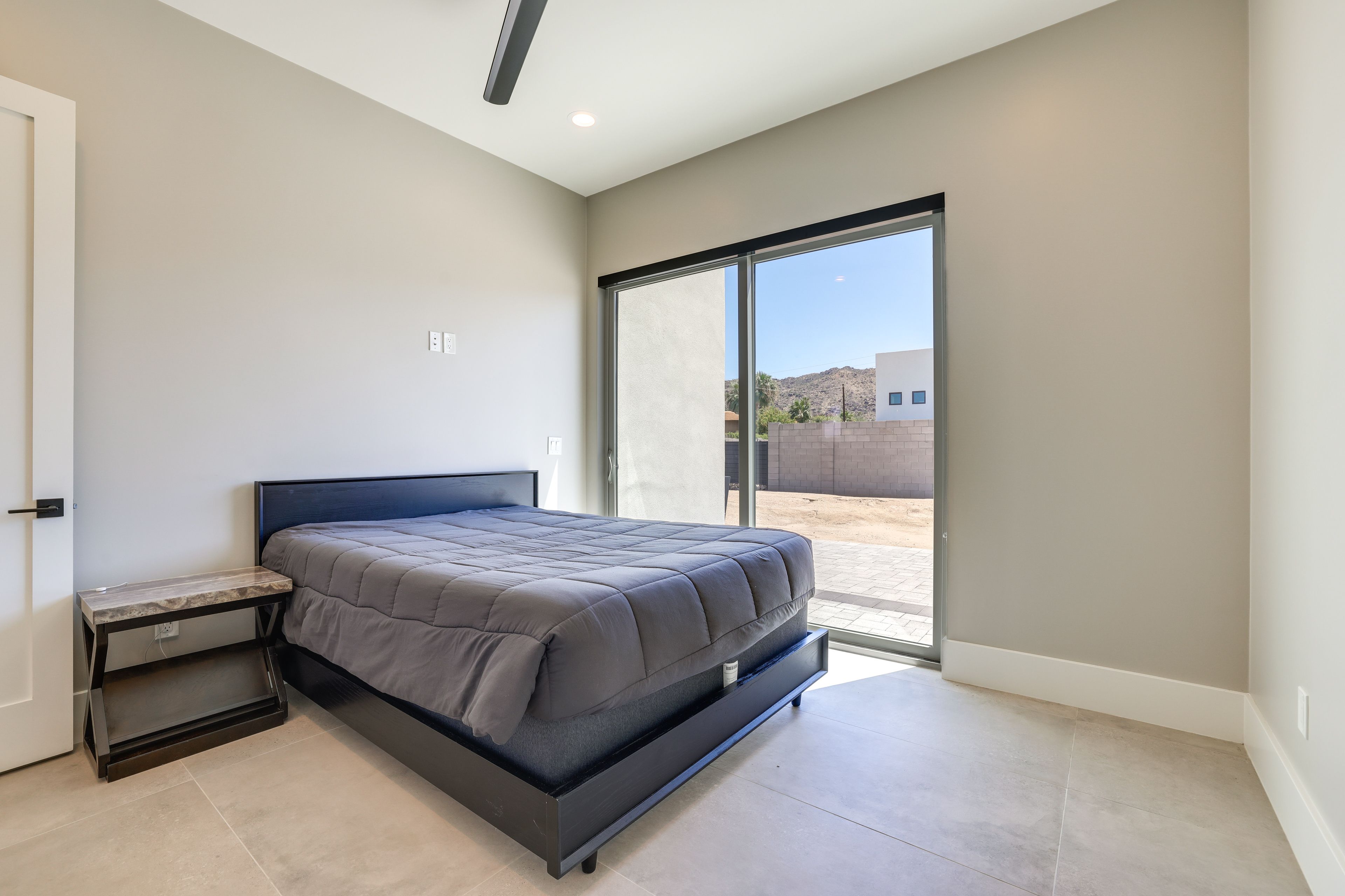 Bedroom 2 | Queen Bed
