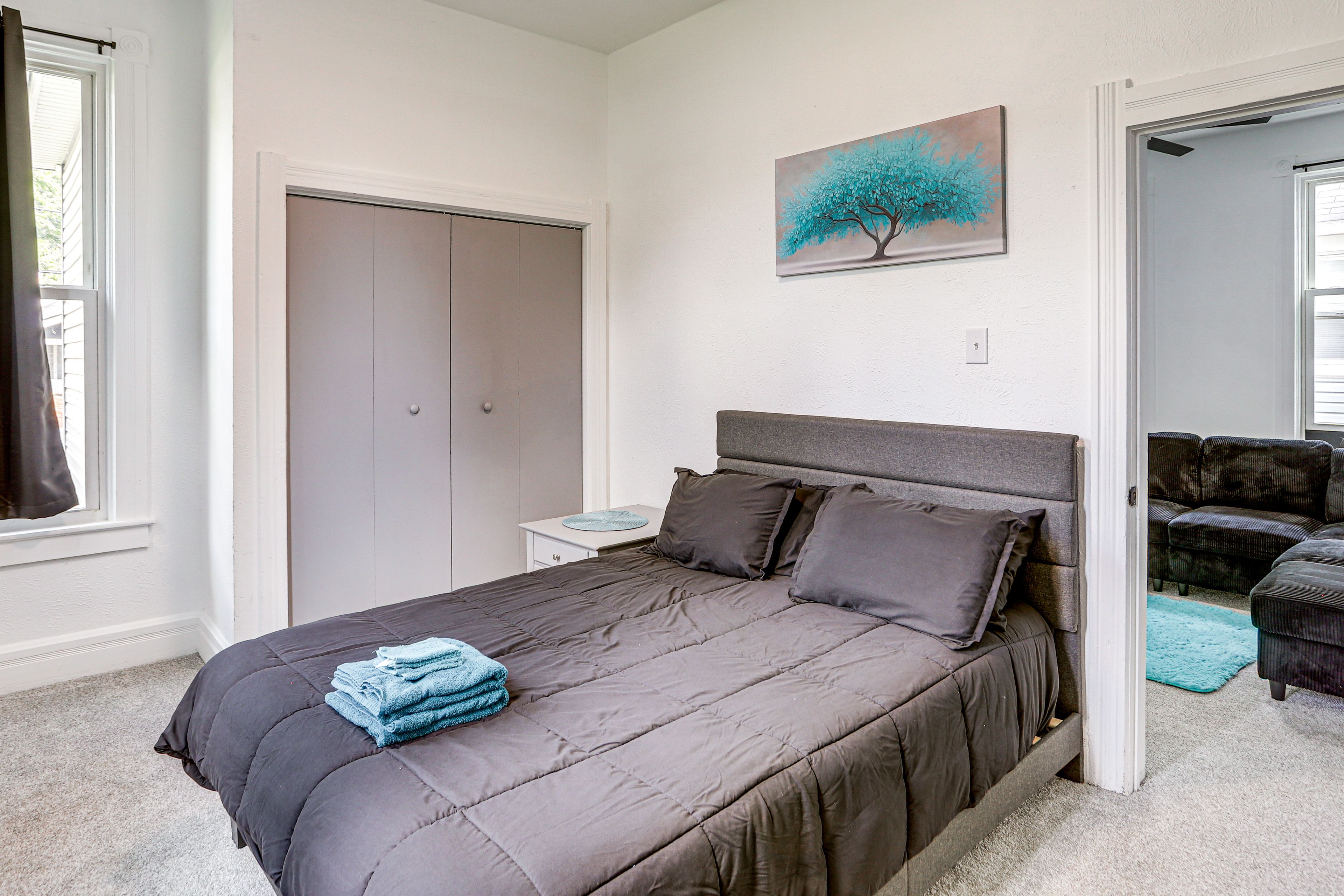 Bedroom 2 | Queen Bed