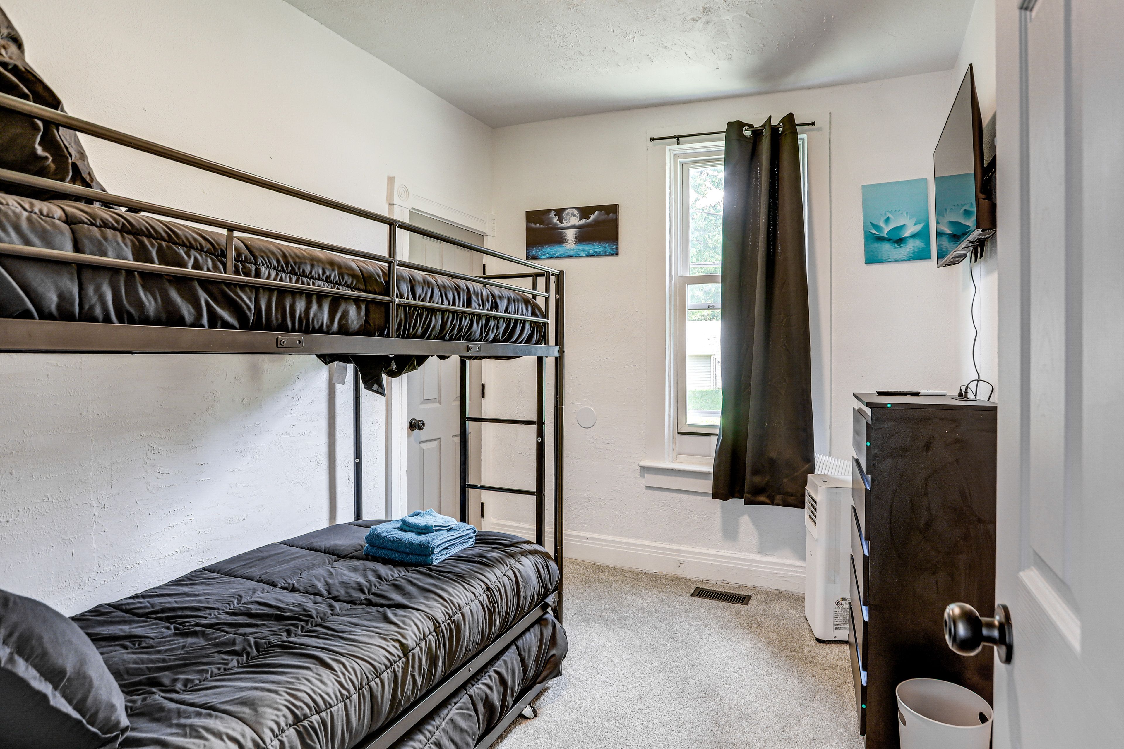 Bedroom 3 | Twin Bunk Bed w/ Twin Trundle