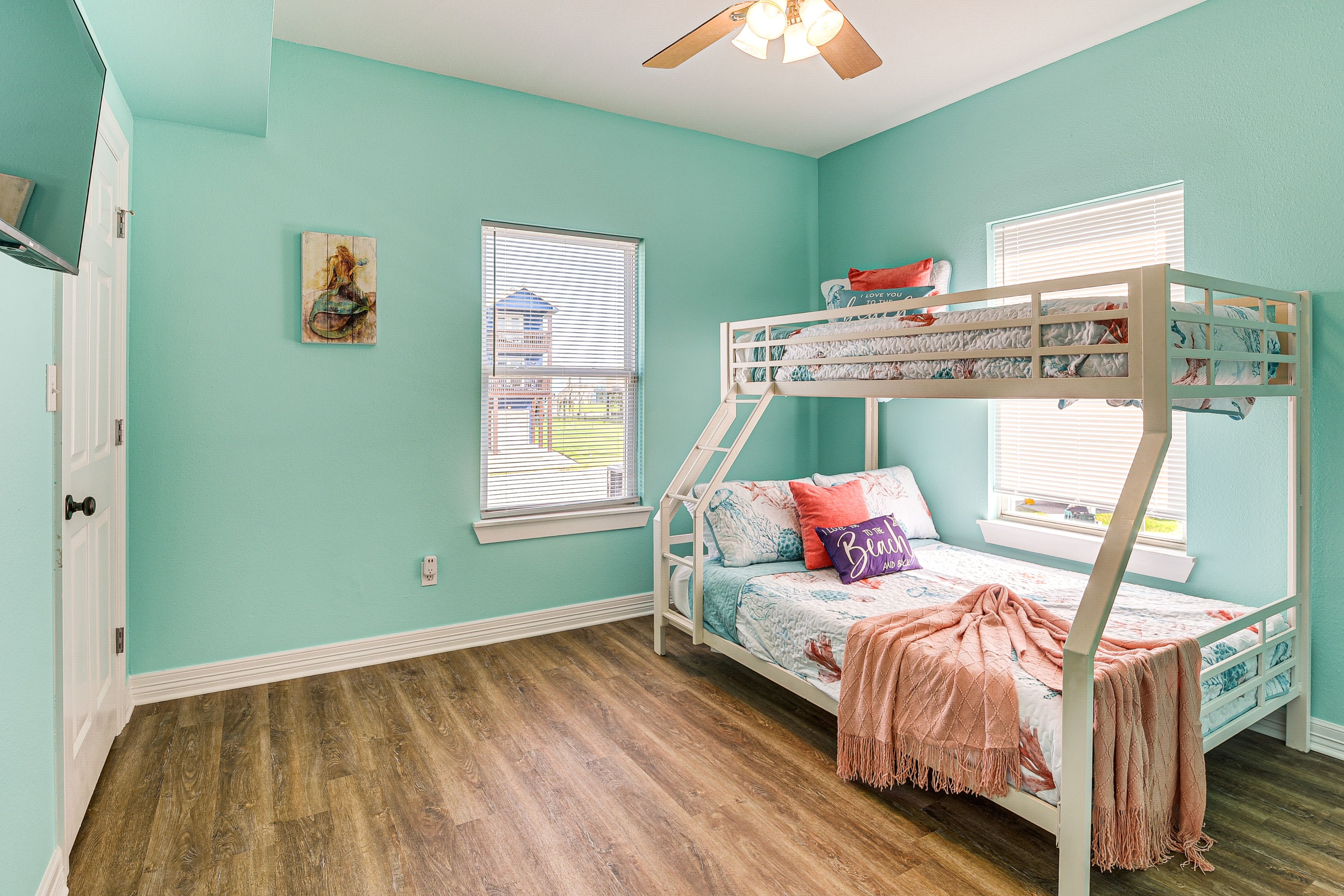 Bedroom 1 | Twin/Queen Bunk Bed | Main Level