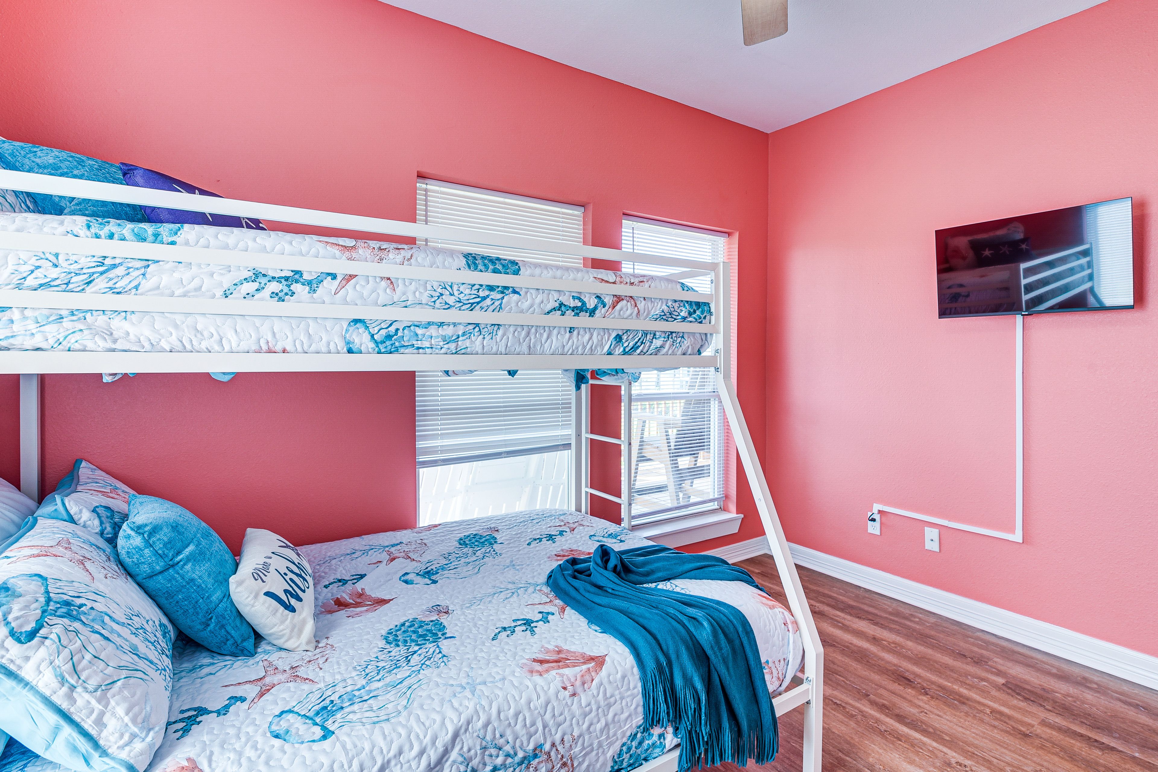 Bedroom 2 | Twin/Queen Bunk Bed | Main Level
