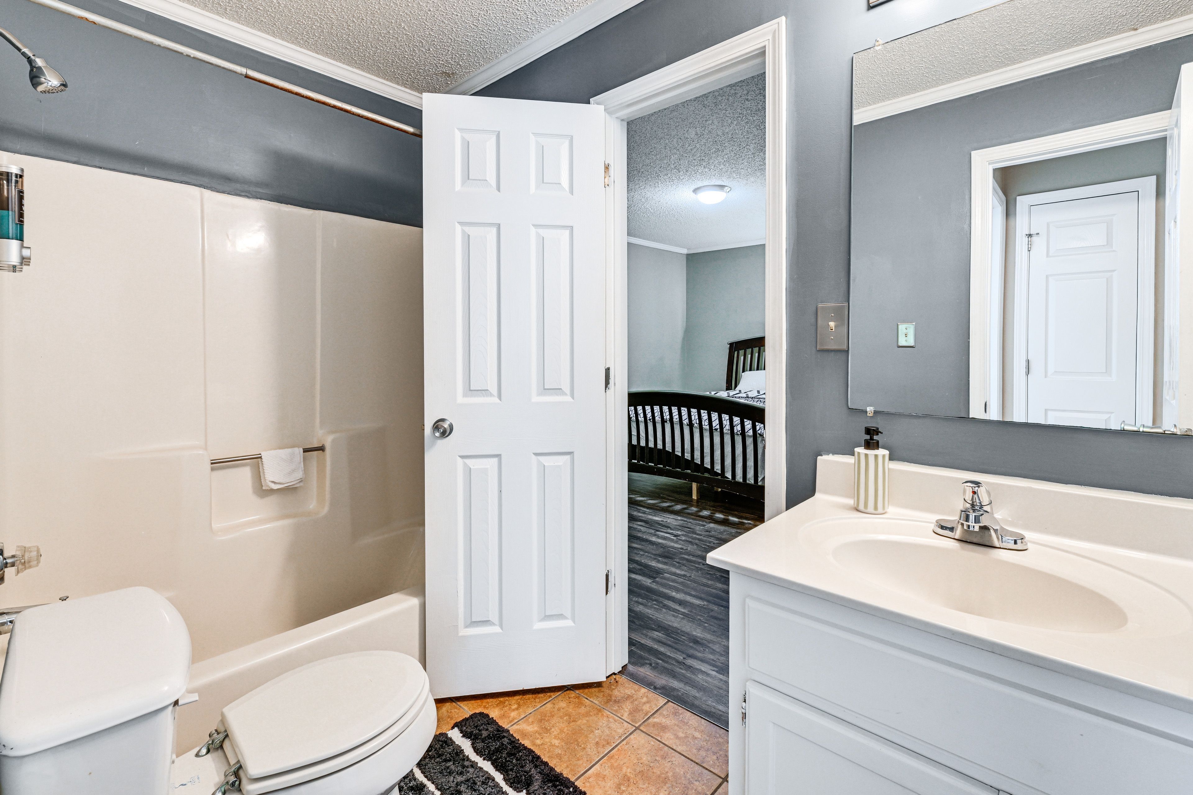 Full Bathroom