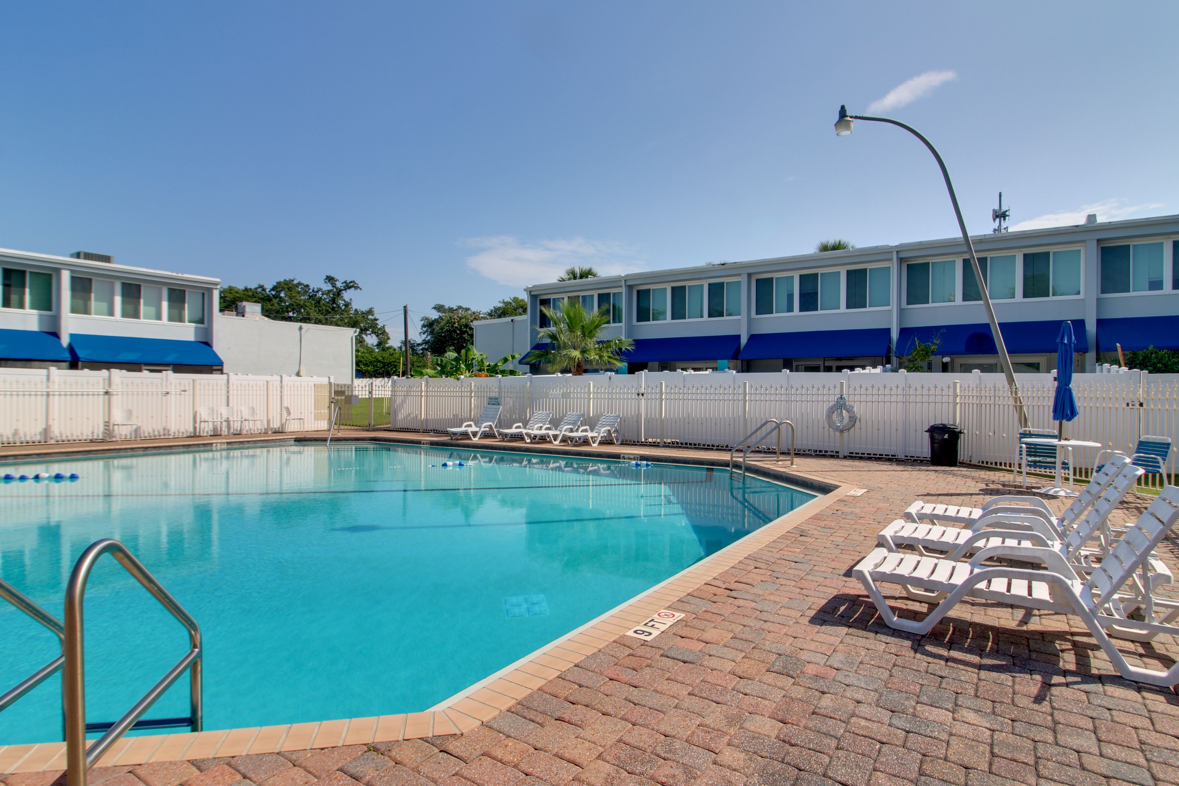 Bahama Bay Condominiums | Community Amenities
