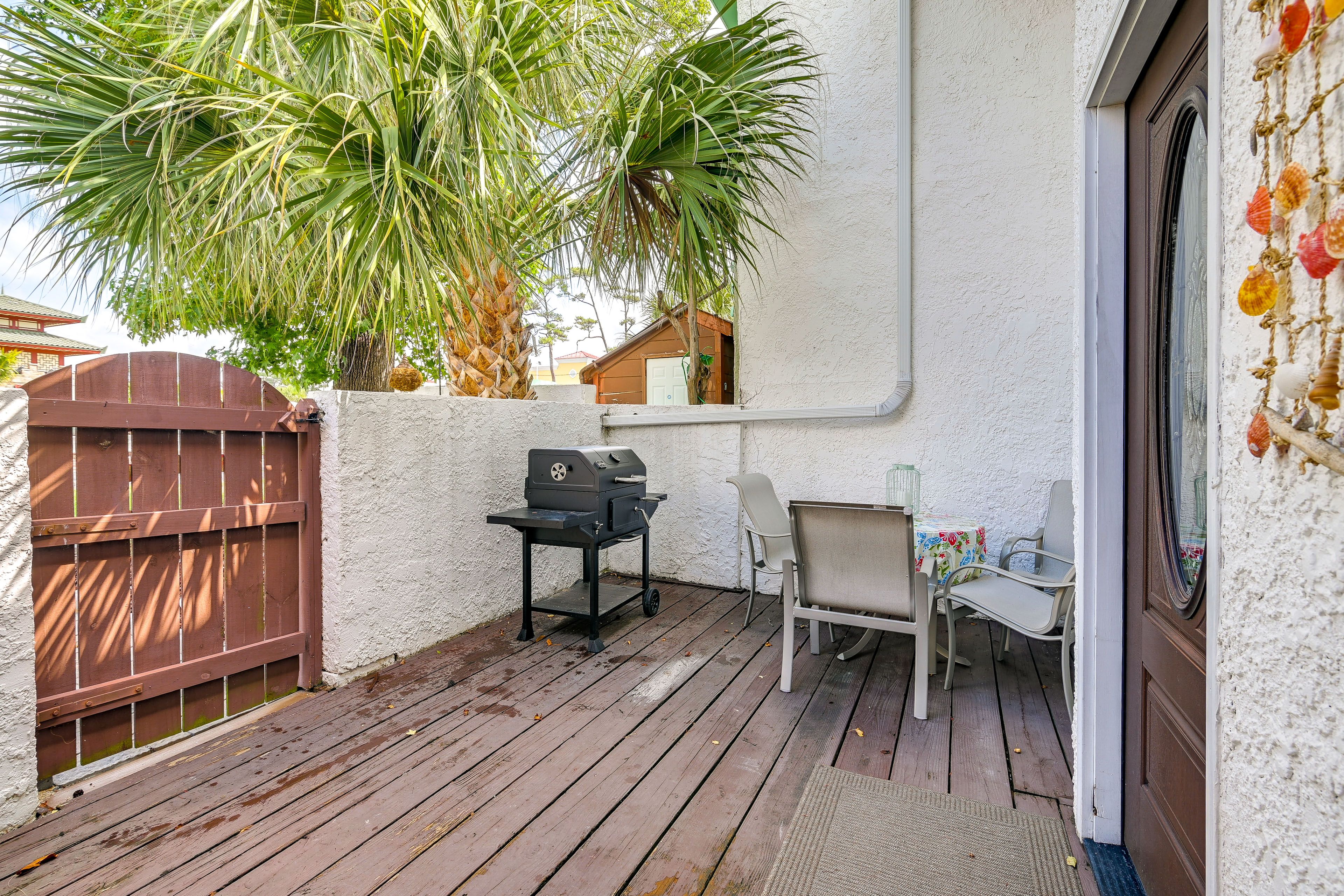 Private Deck | Storage Shed | Beach Gear