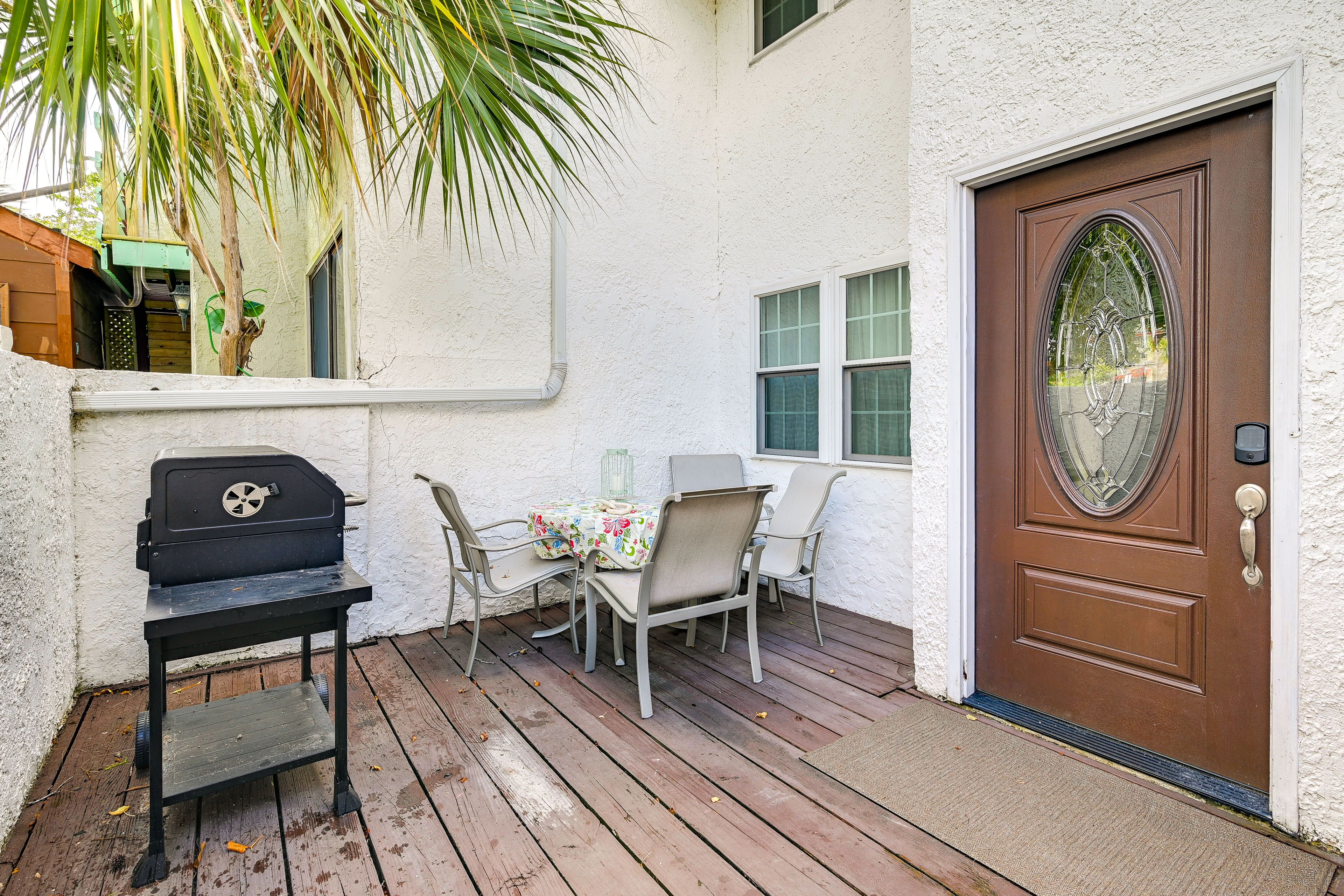 Private Deck | Outdoor Dining | Grill