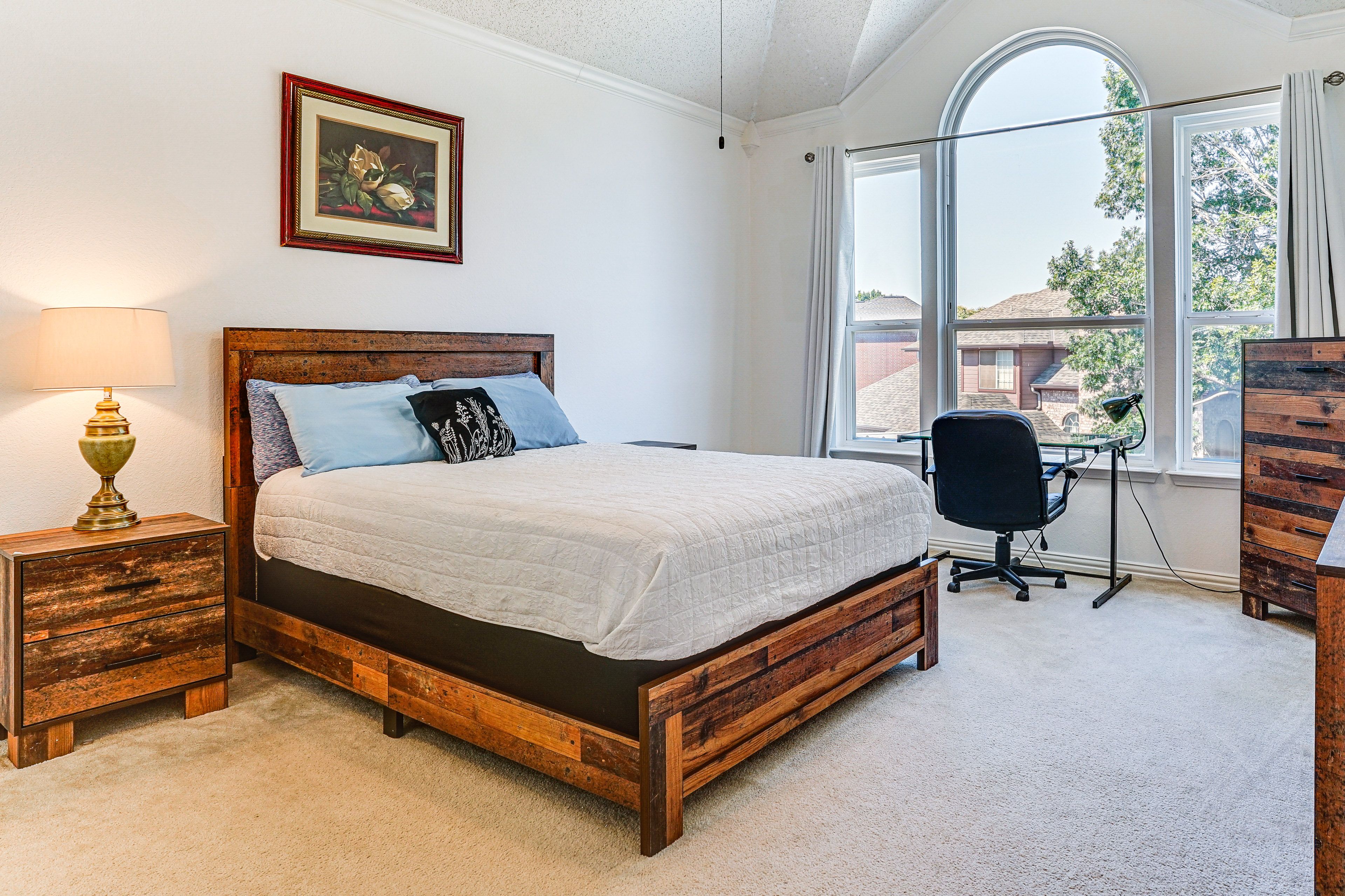 Bedroom 2 | Queen Bed | En-Suite Bathroom | 2nd Floor