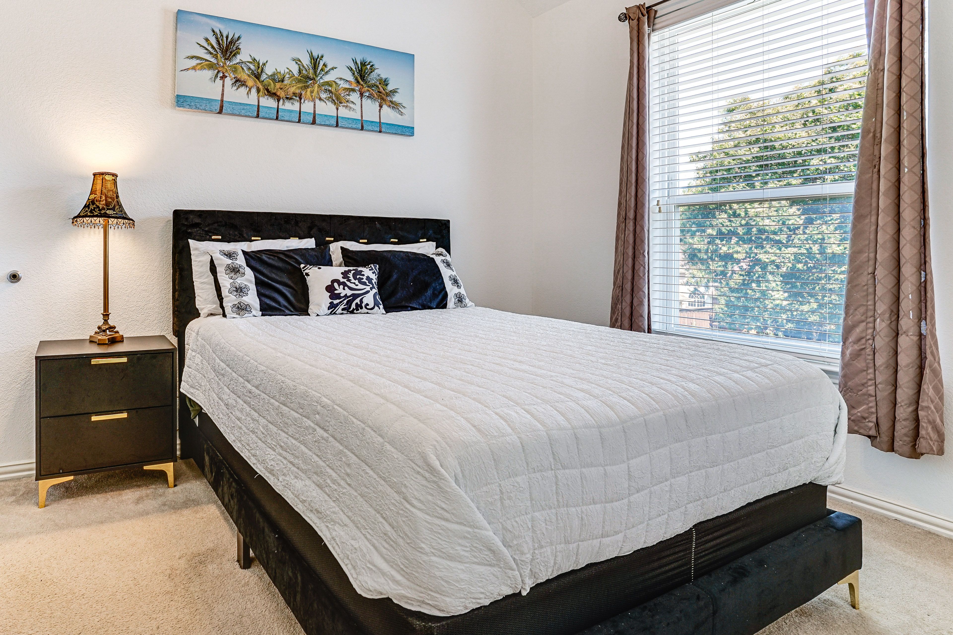 Bedroom 6 | Queen Bed | 2nd Floor