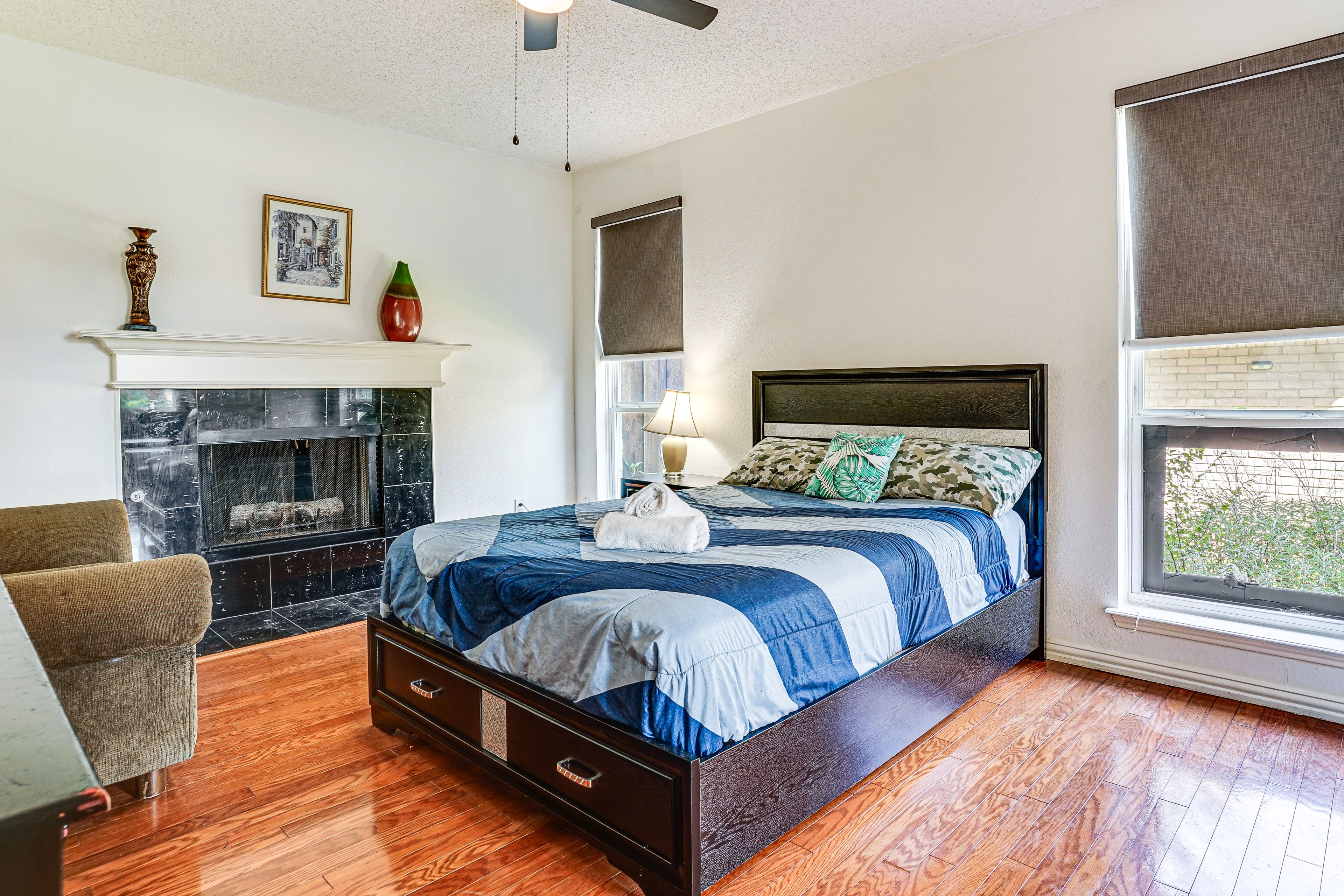 Bedroom 1 | Queen Bed | 1st Floor
