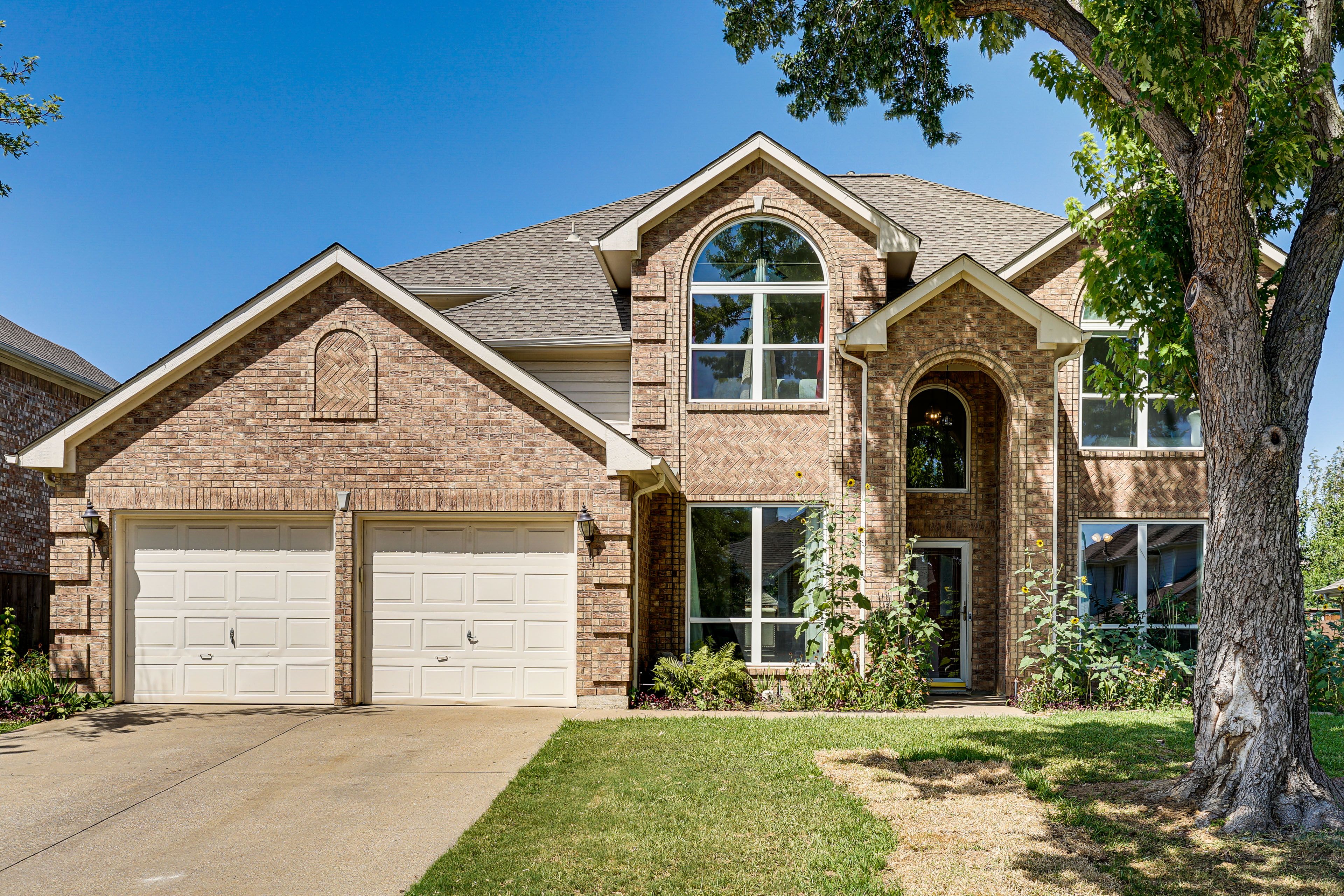 Arlington Vacation Rental | 6BR | 2.5BA | 2,979 Sq Ft