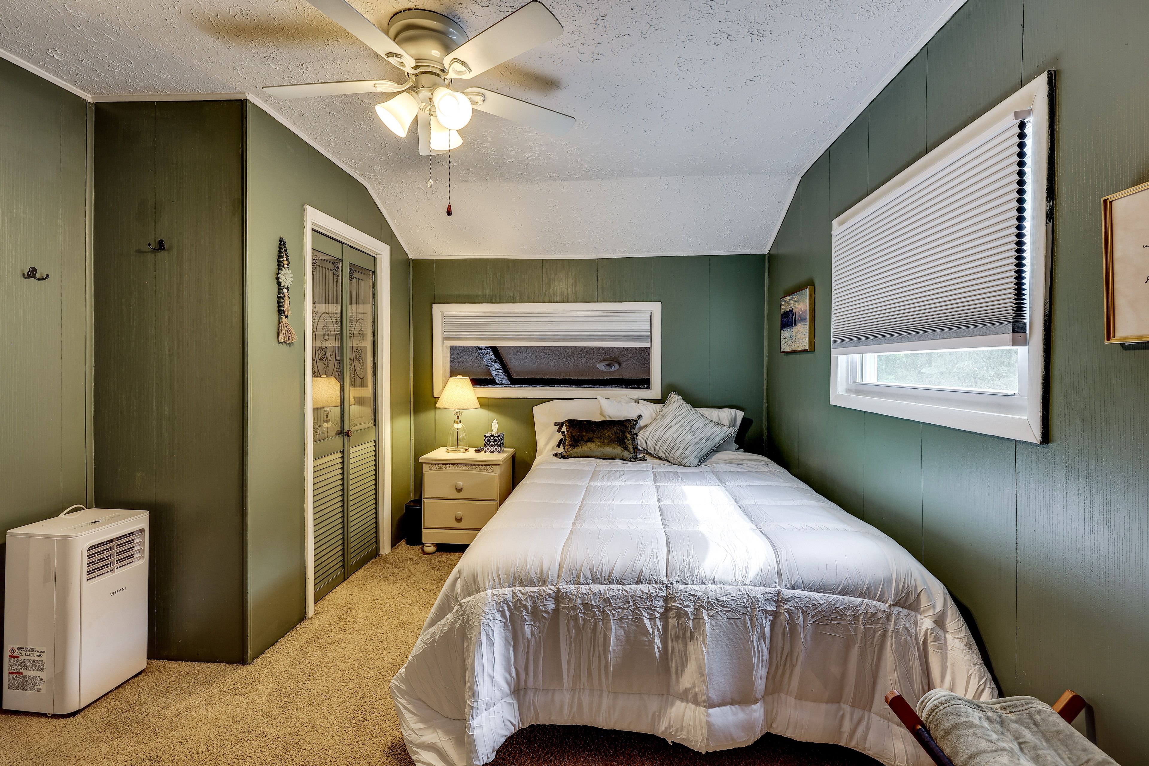 Bedroom 1 | Queen Bed | 2nd Floor