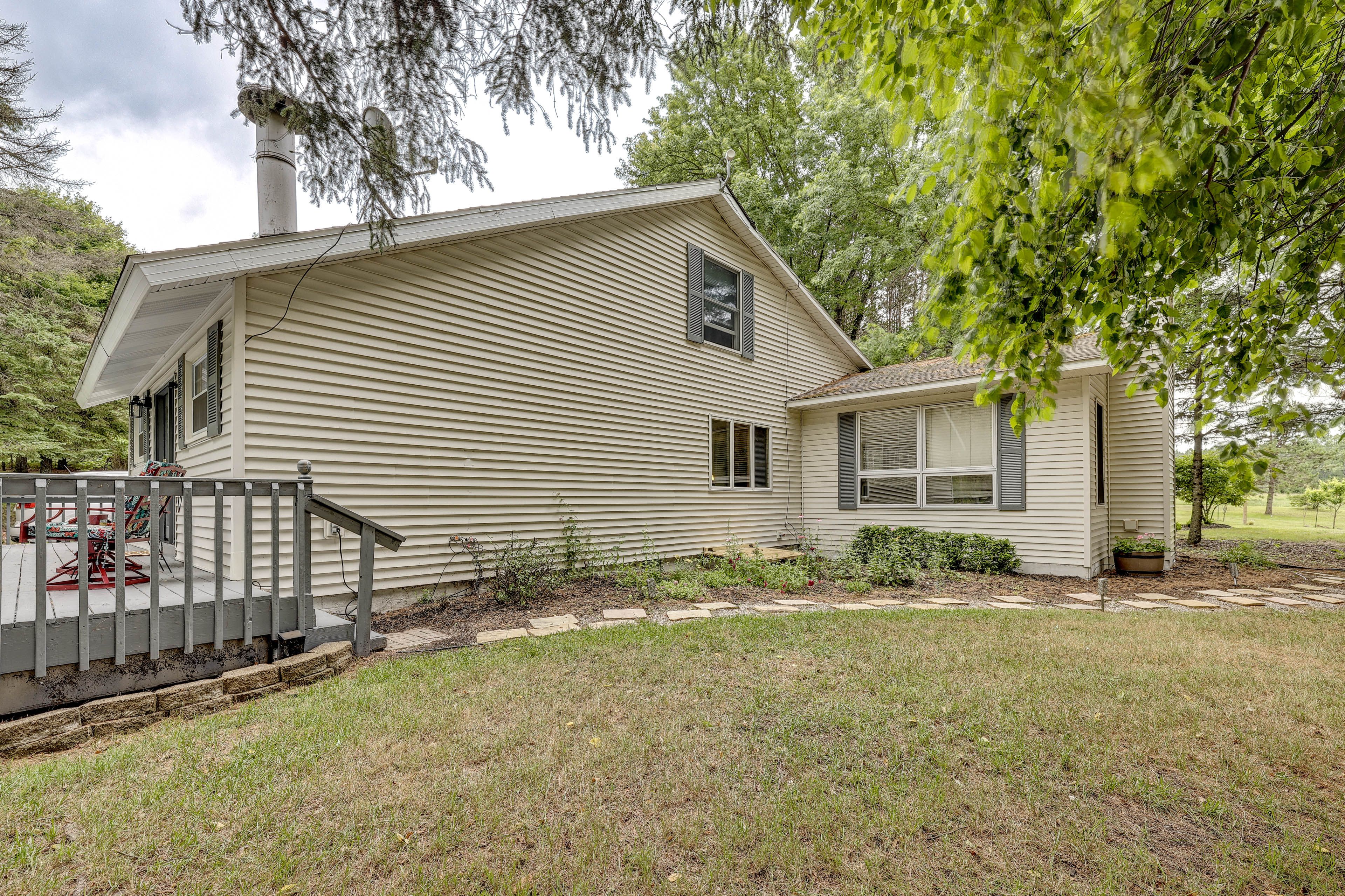 Exterior | Front Porch
