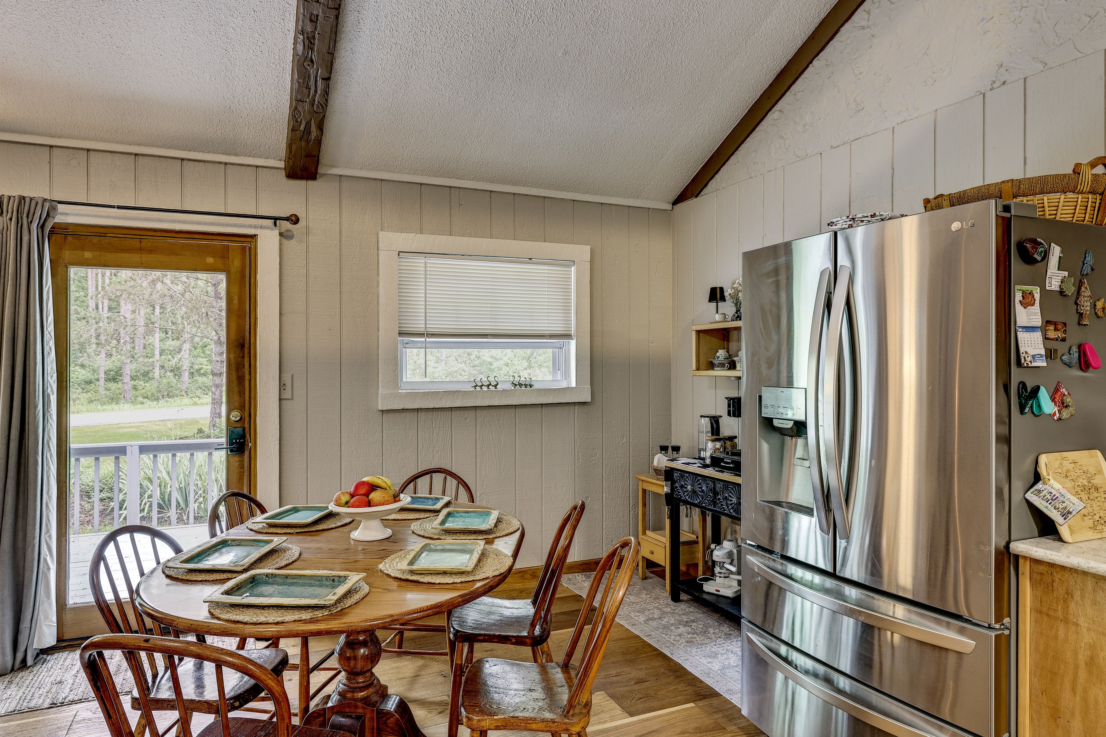 Dining Area | Dishes & Flatware Provided | 1st Floor