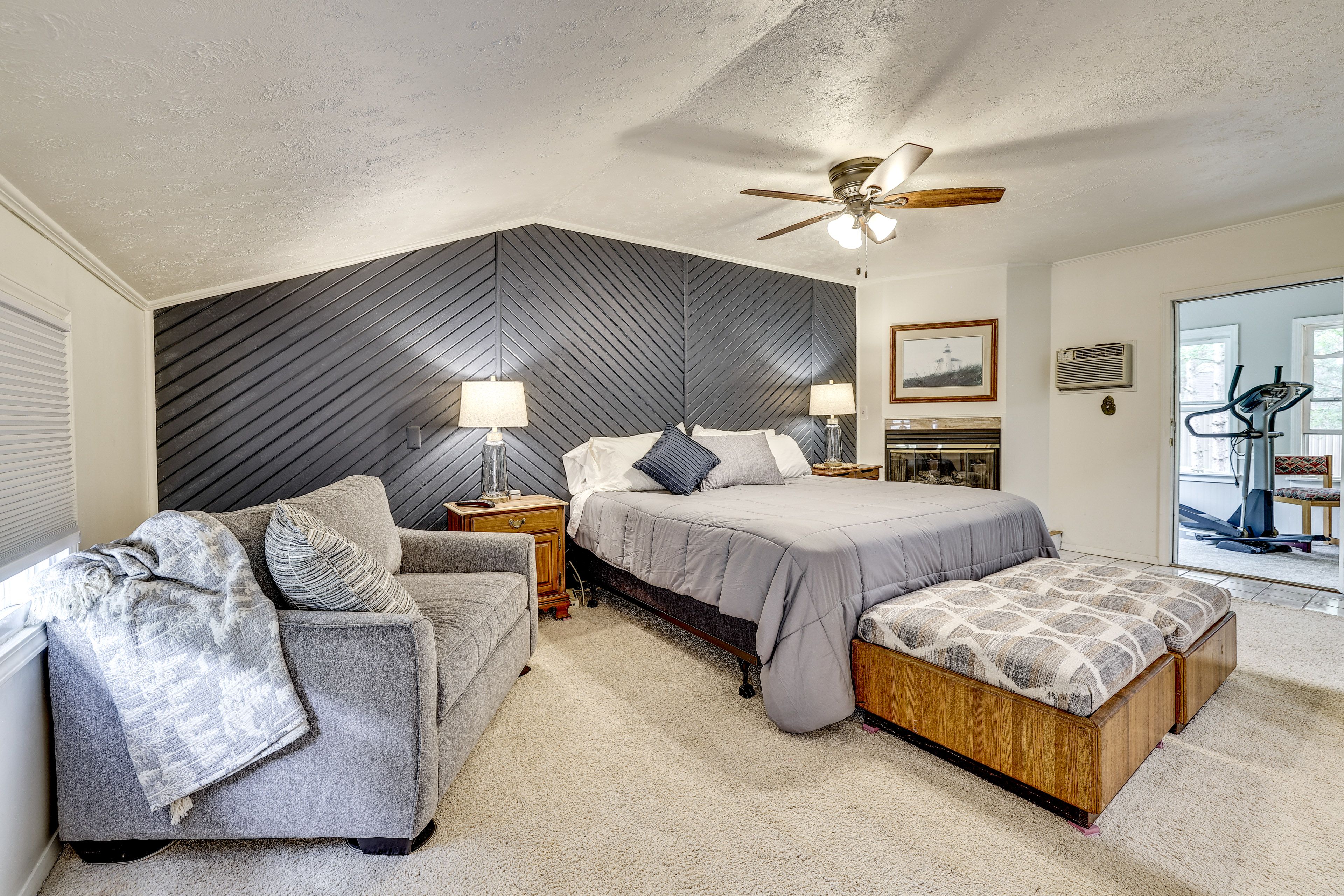 Bedroom 3 | King Bed | Twin Sleeper Sofa | En-Suite Bathroom | 2nd Floor